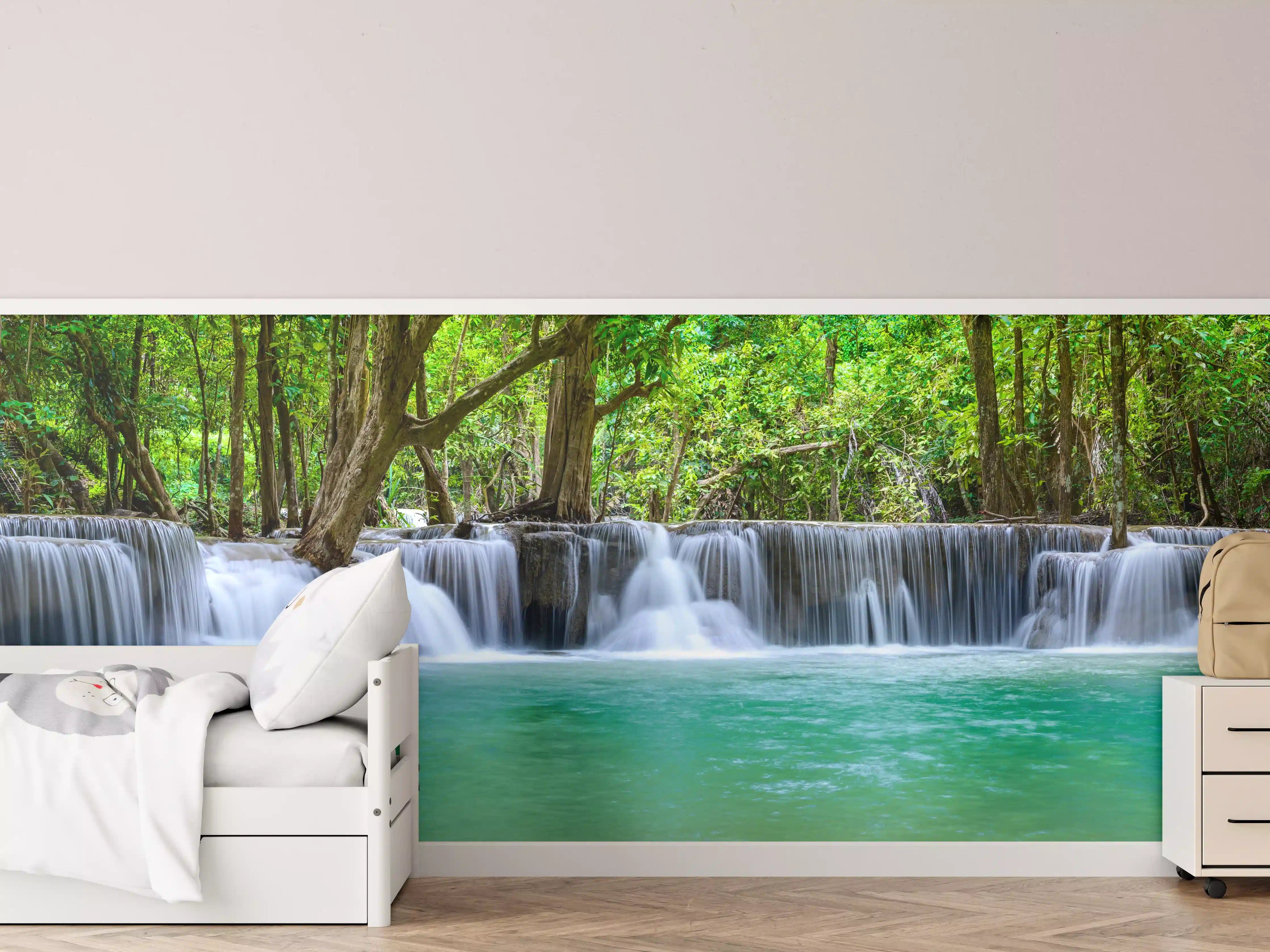 Kinderzimmer Wandgestaltung - Wasserfall tief im tropischen Wald