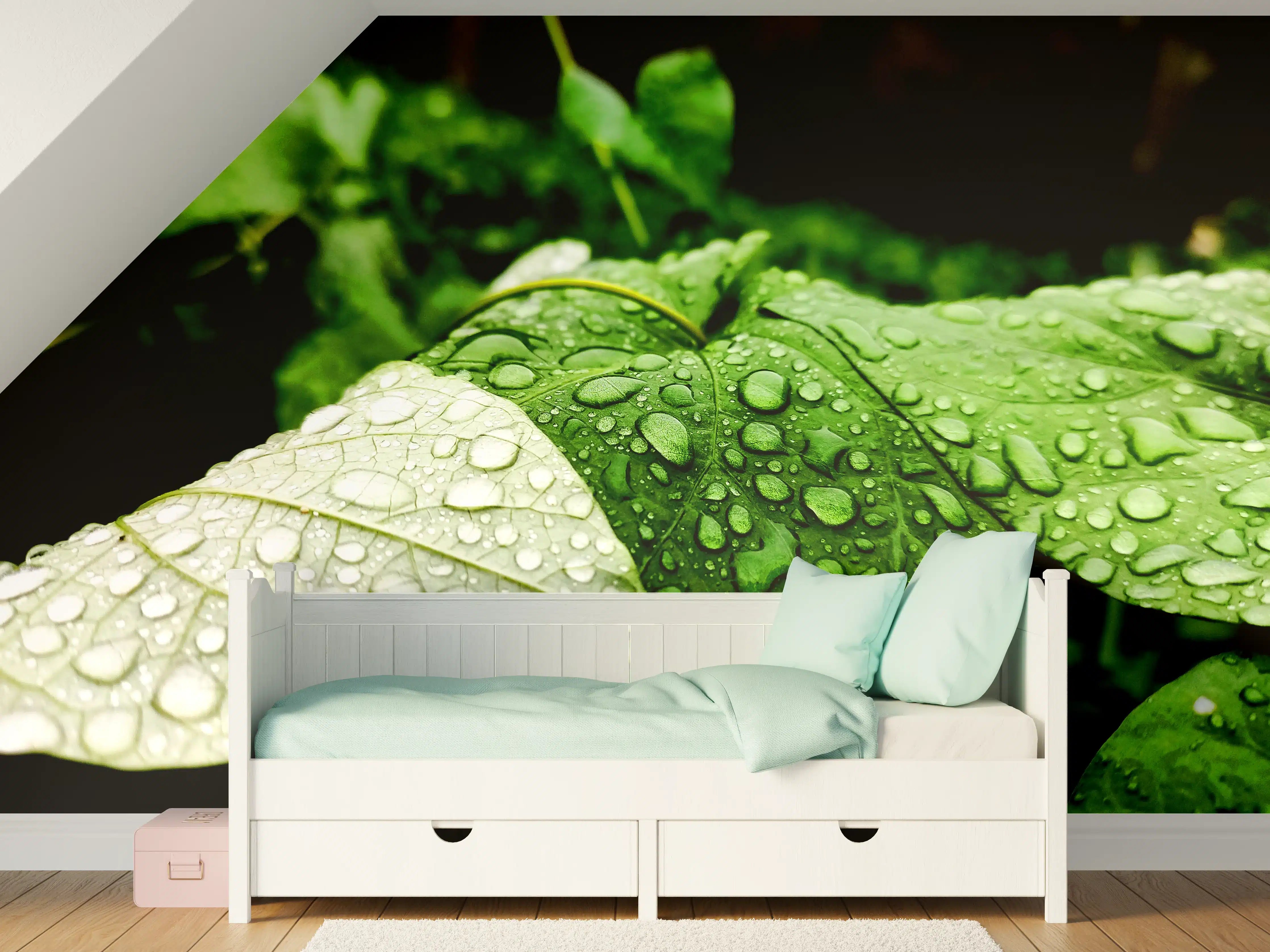 Kinderzimmer Wandgestaltung - Wassertropfen auf einem Blatt