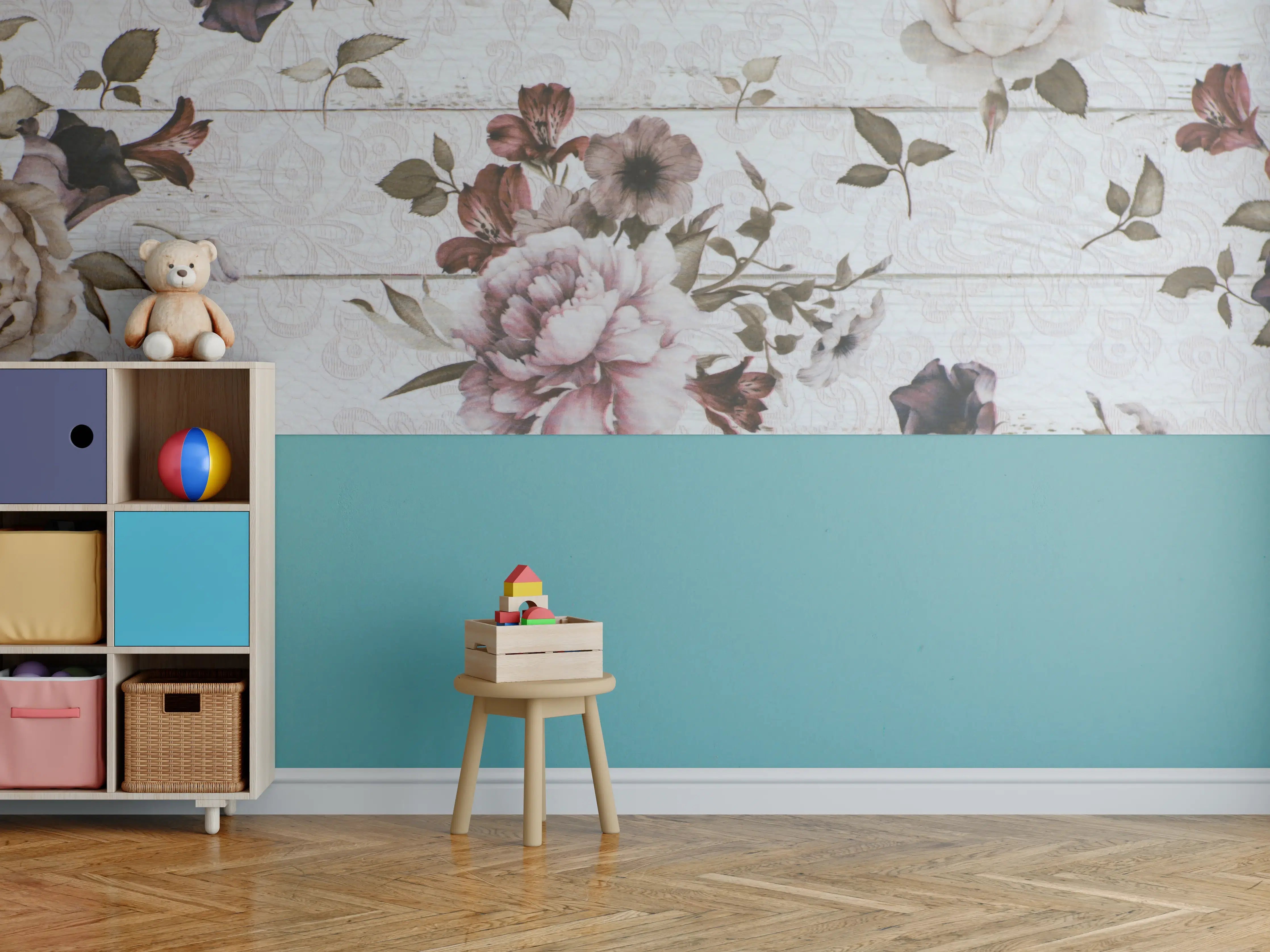 Kinderzimmer Wandgestaltung - Weiche Rosen und florale Akzente auf Holz