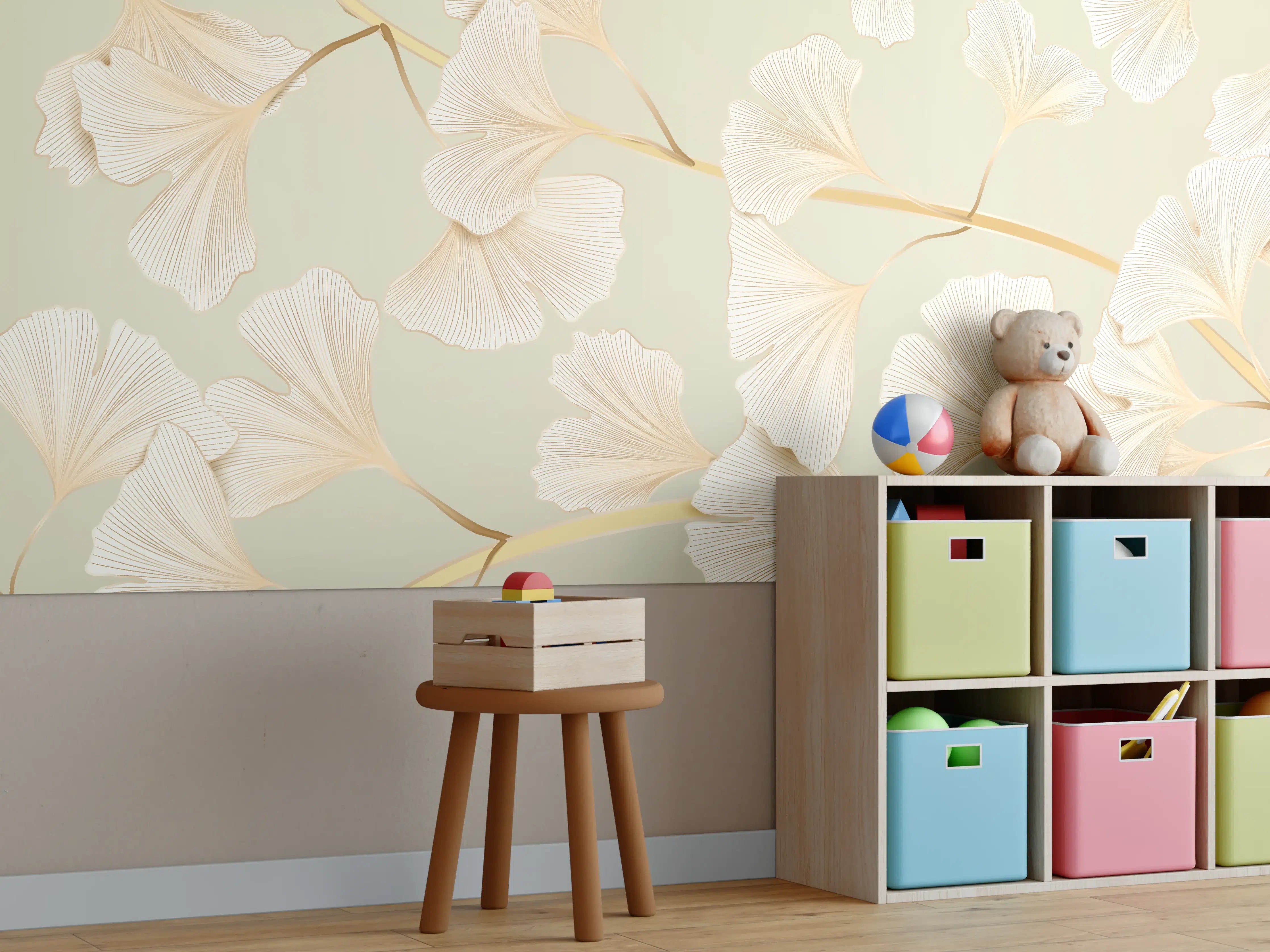 Kinderzimmer Wandgestaltung - Weiße Ginkgoblätter auf zartem Creme-Latte-Hintergrund