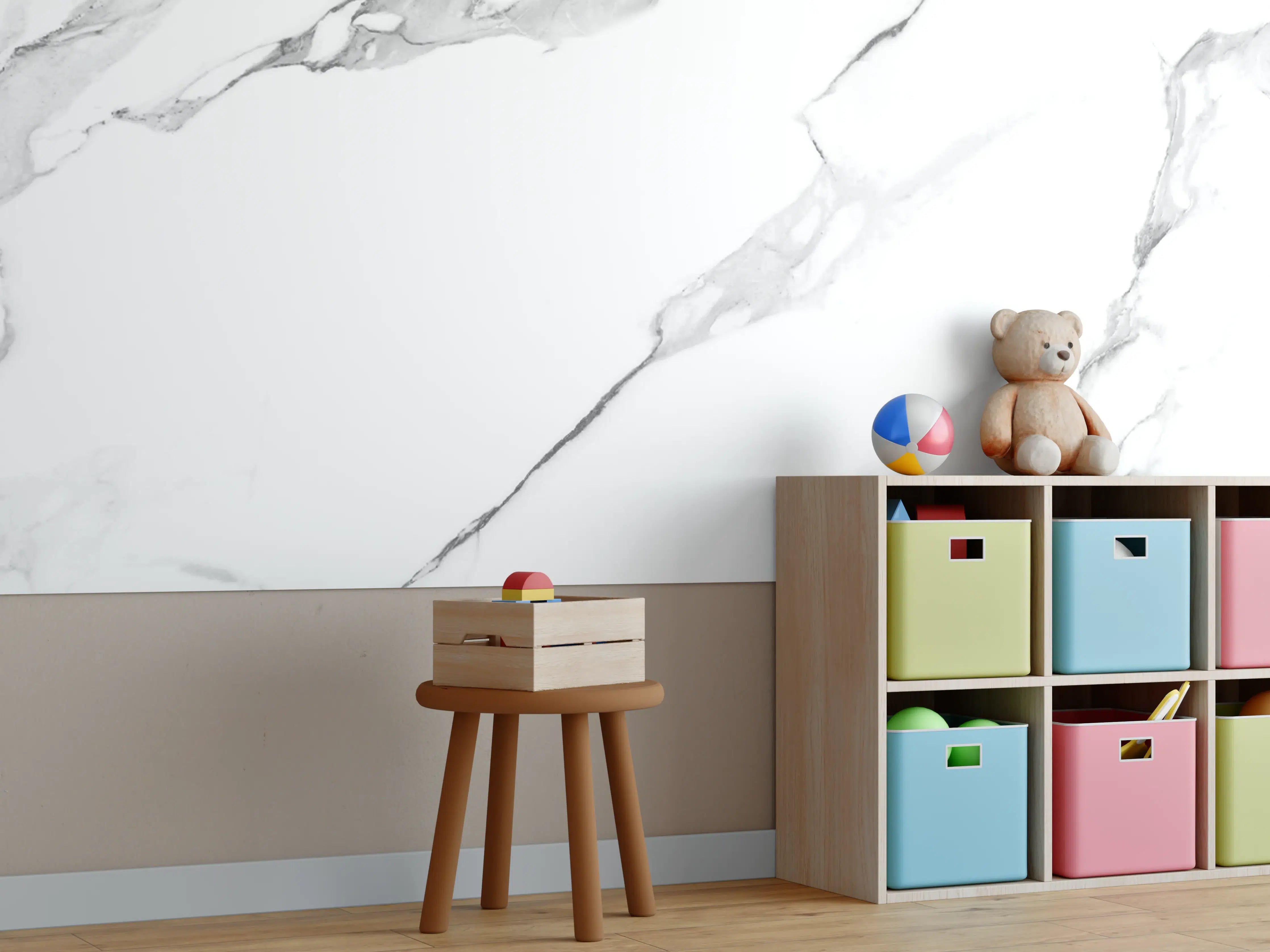 Kinderzimmer Wandgestaltung - Weiße Marmorstruktur mit subtilen Grau-Details