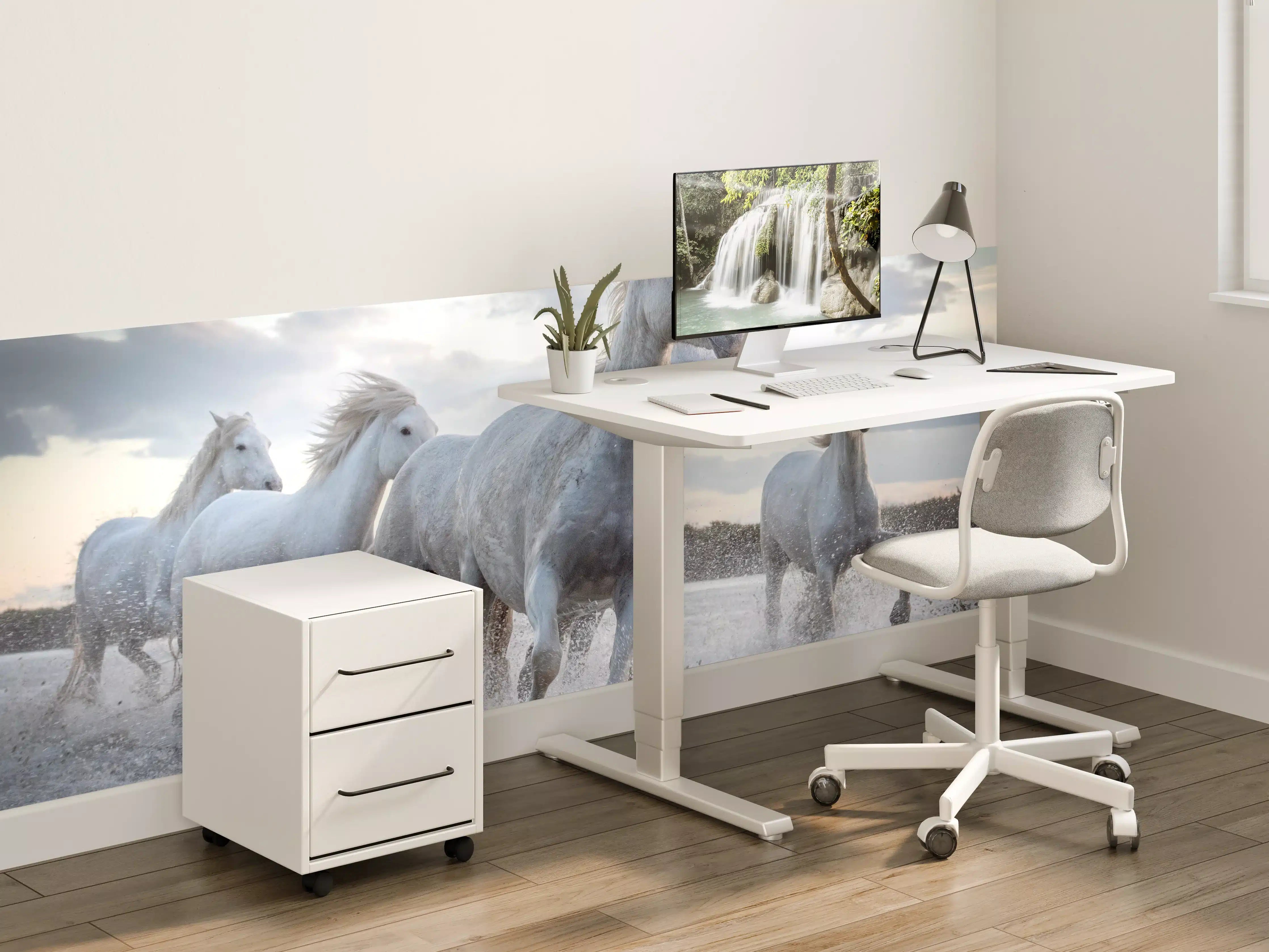 Kinderzimmer Wandgestaltung - Weiße Pferdegalopp am Strand bei Sonnenuntergang