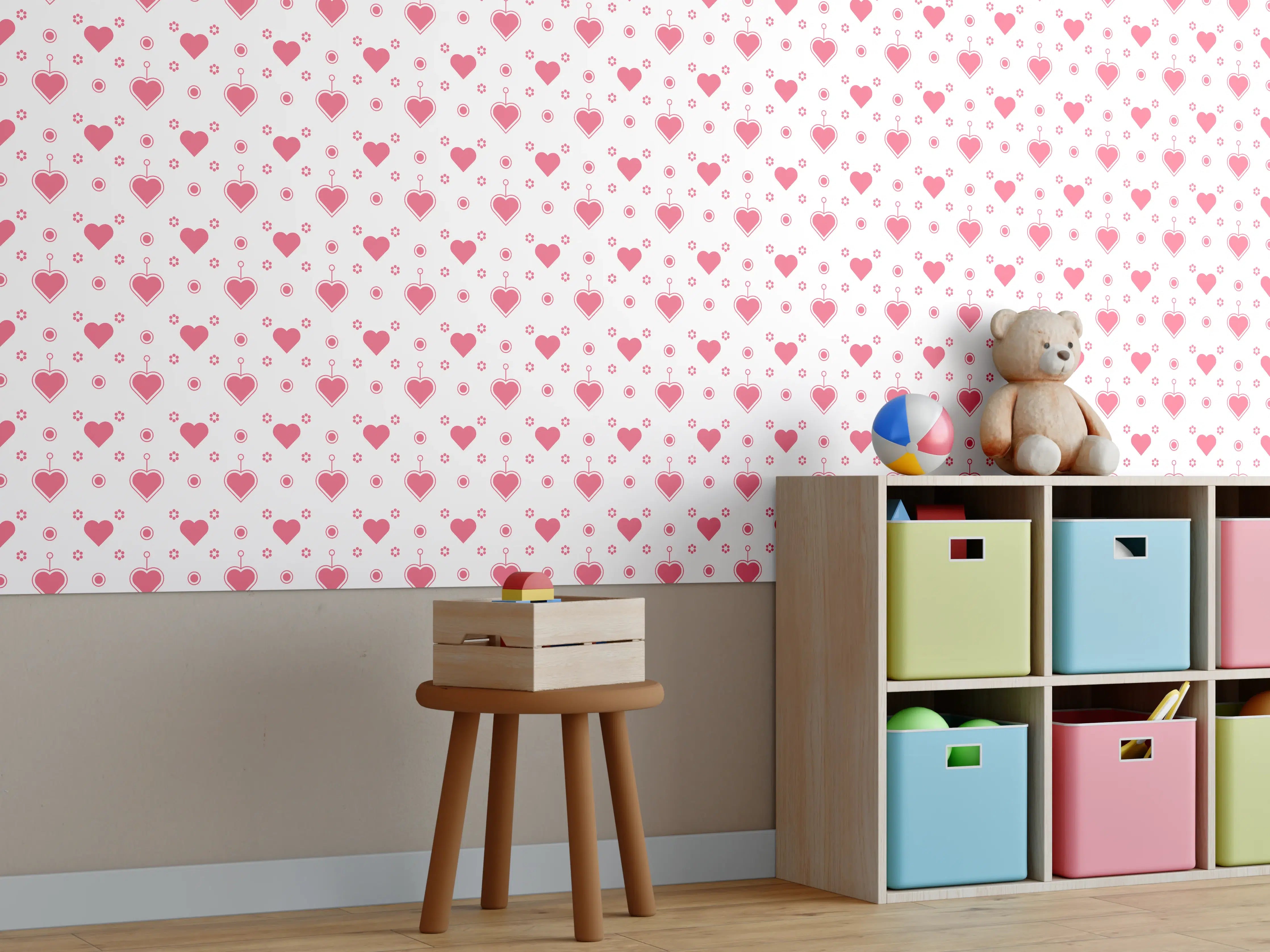 Kinderzimmer Wandgestaltung - Weiße Wand mit rosa Herzen Muster