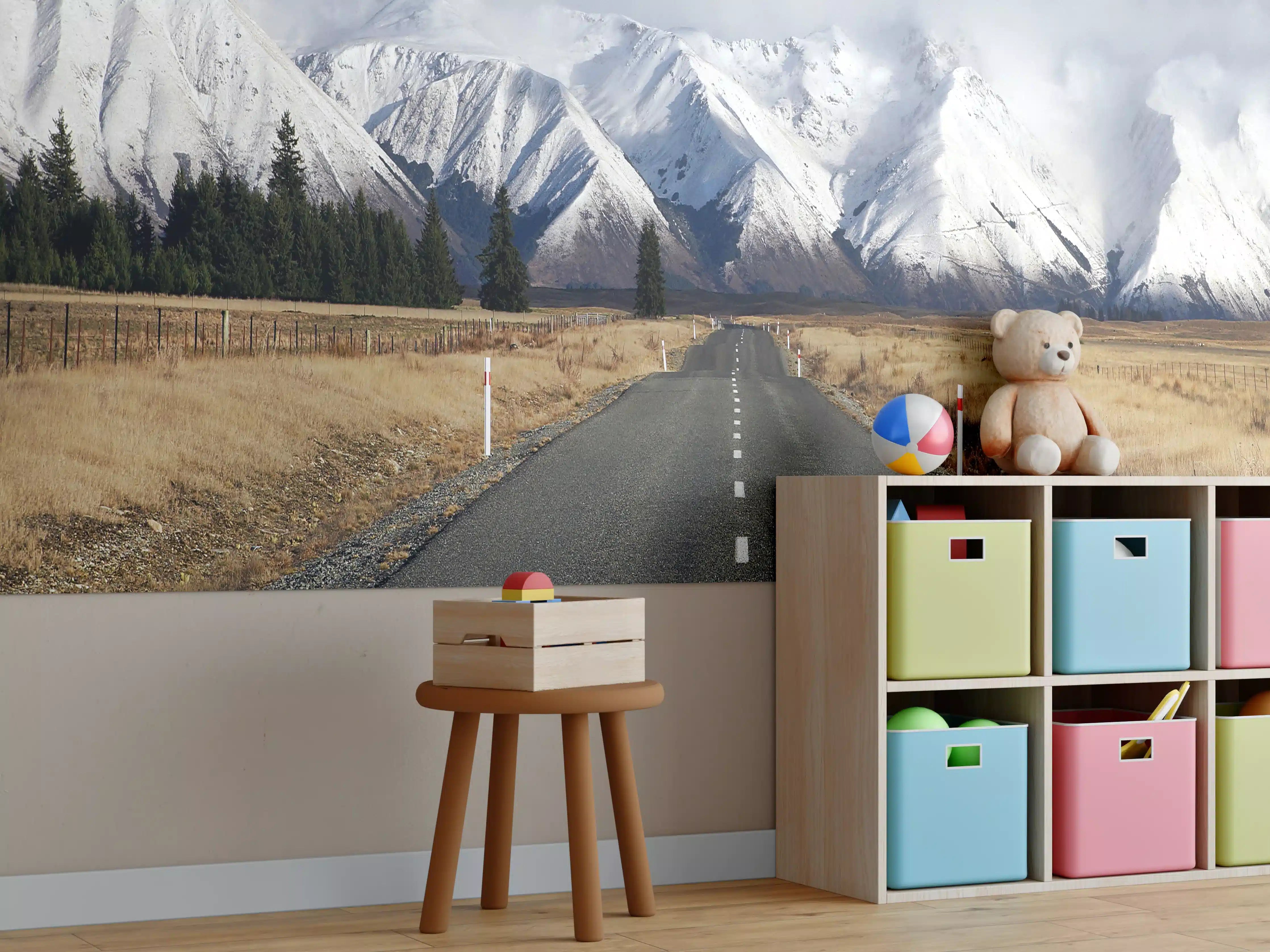 Kinderzimmer Wandgestaltung - Winterliche Bergstraße in Grau-Weiß