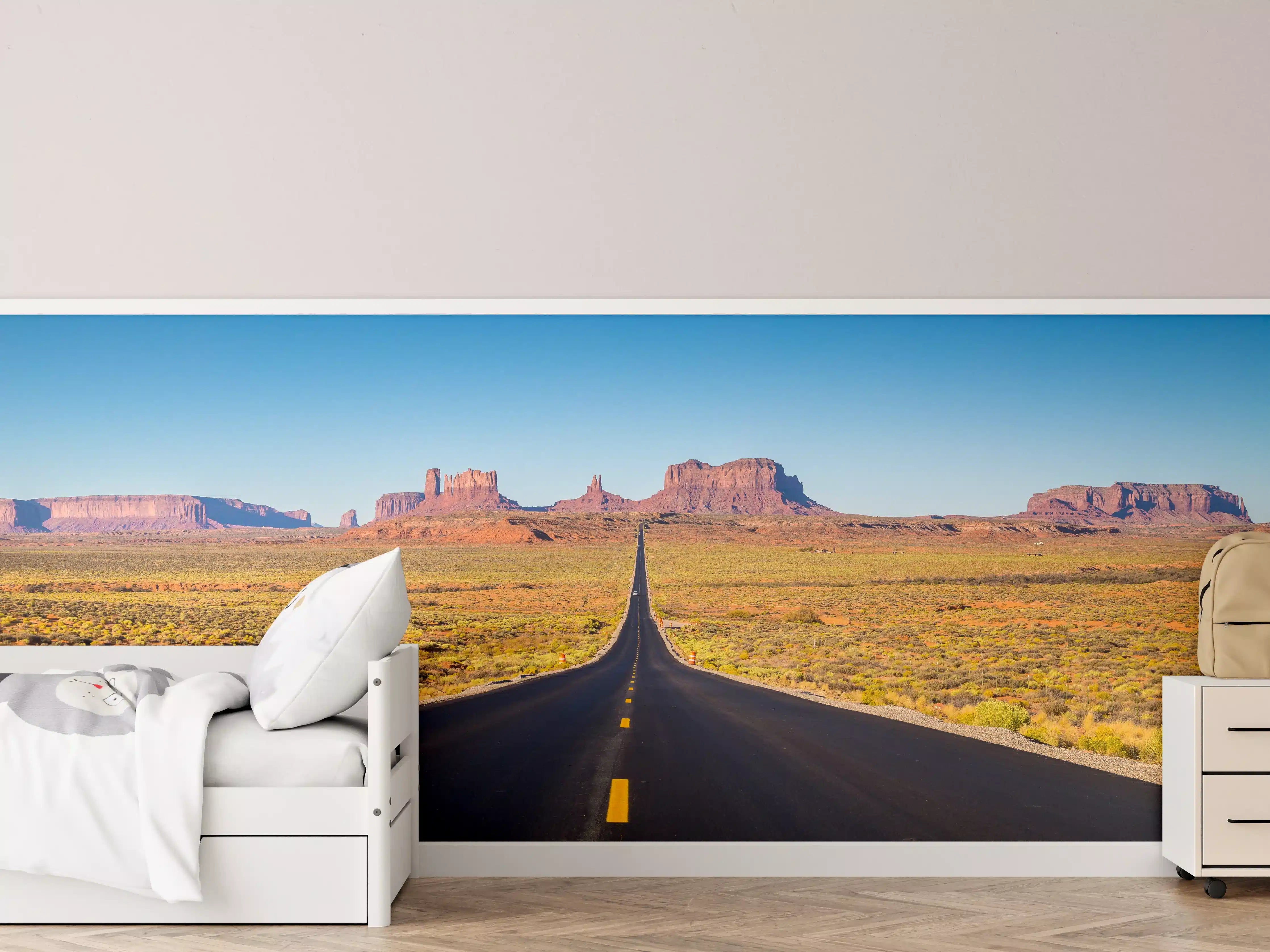 Kinderzimmer Wandgestaltung - Wüstenstraße mit Monument Valley im Hintergrund