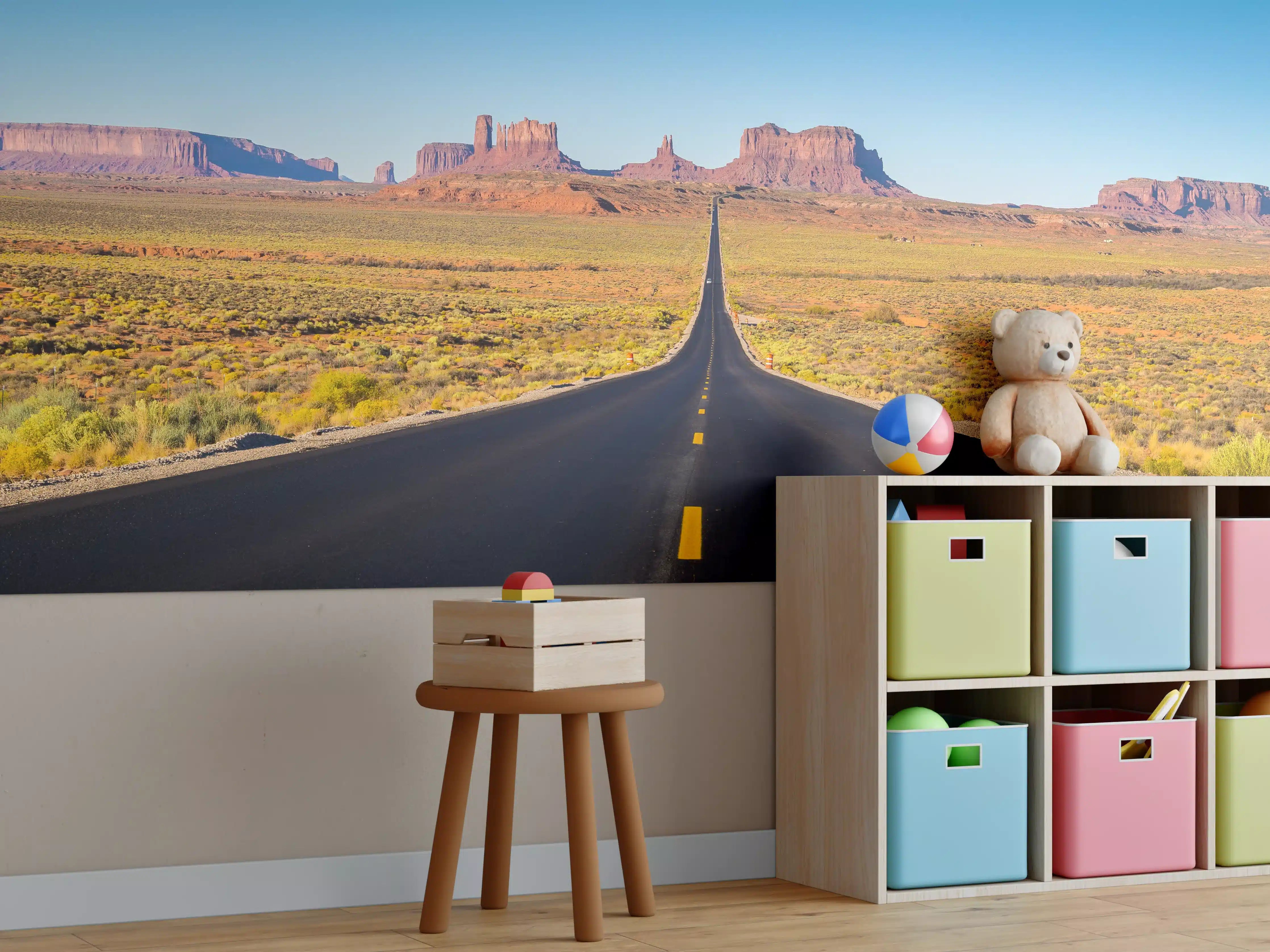 Kinderzimmer Wandgestaltung - Wüstenstraße mit Monument Valley im Hintergrund