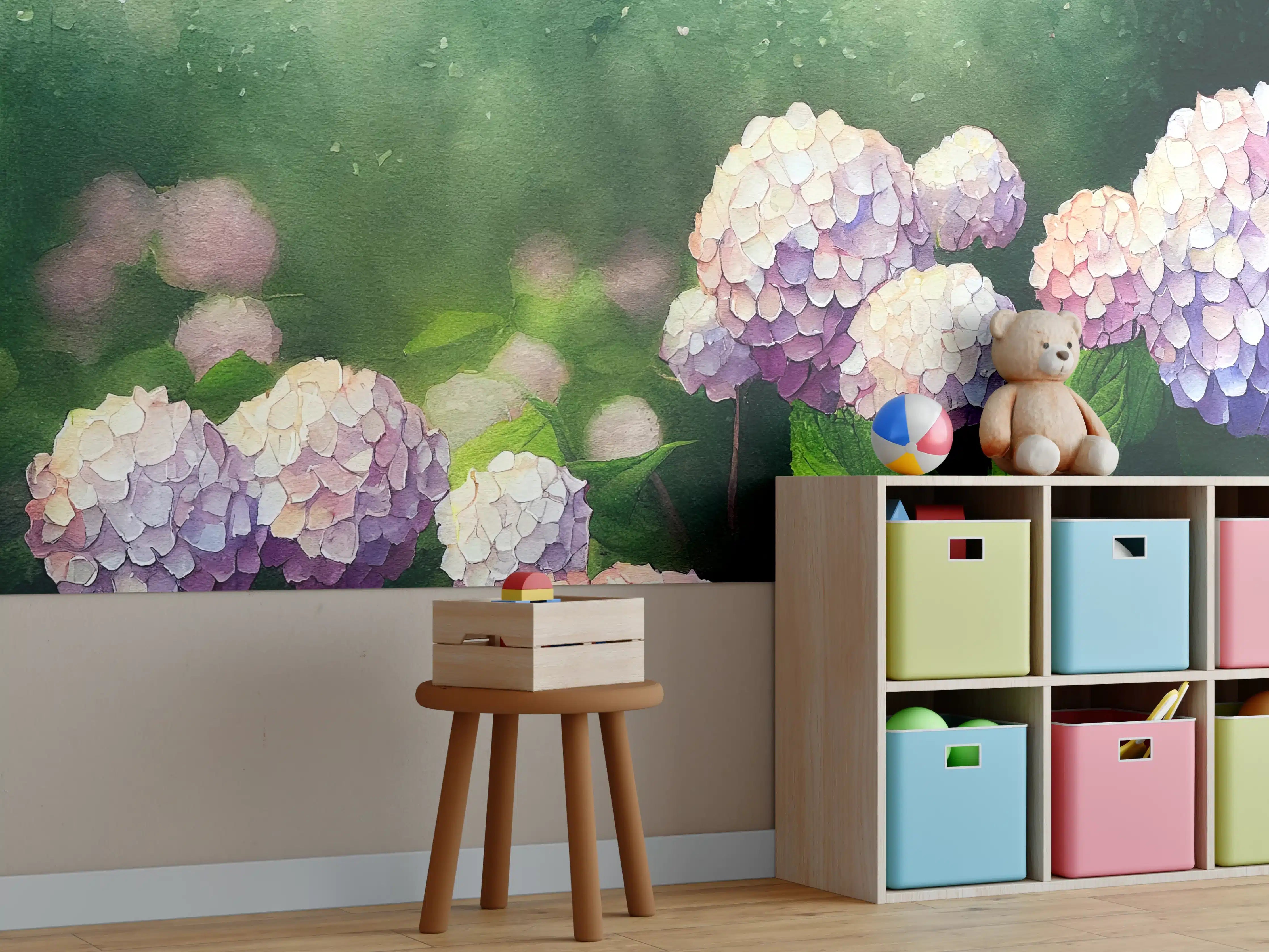 Kinderzimmer Wandgestaltung - Zarte Hortensien vor grünem Hintergrund