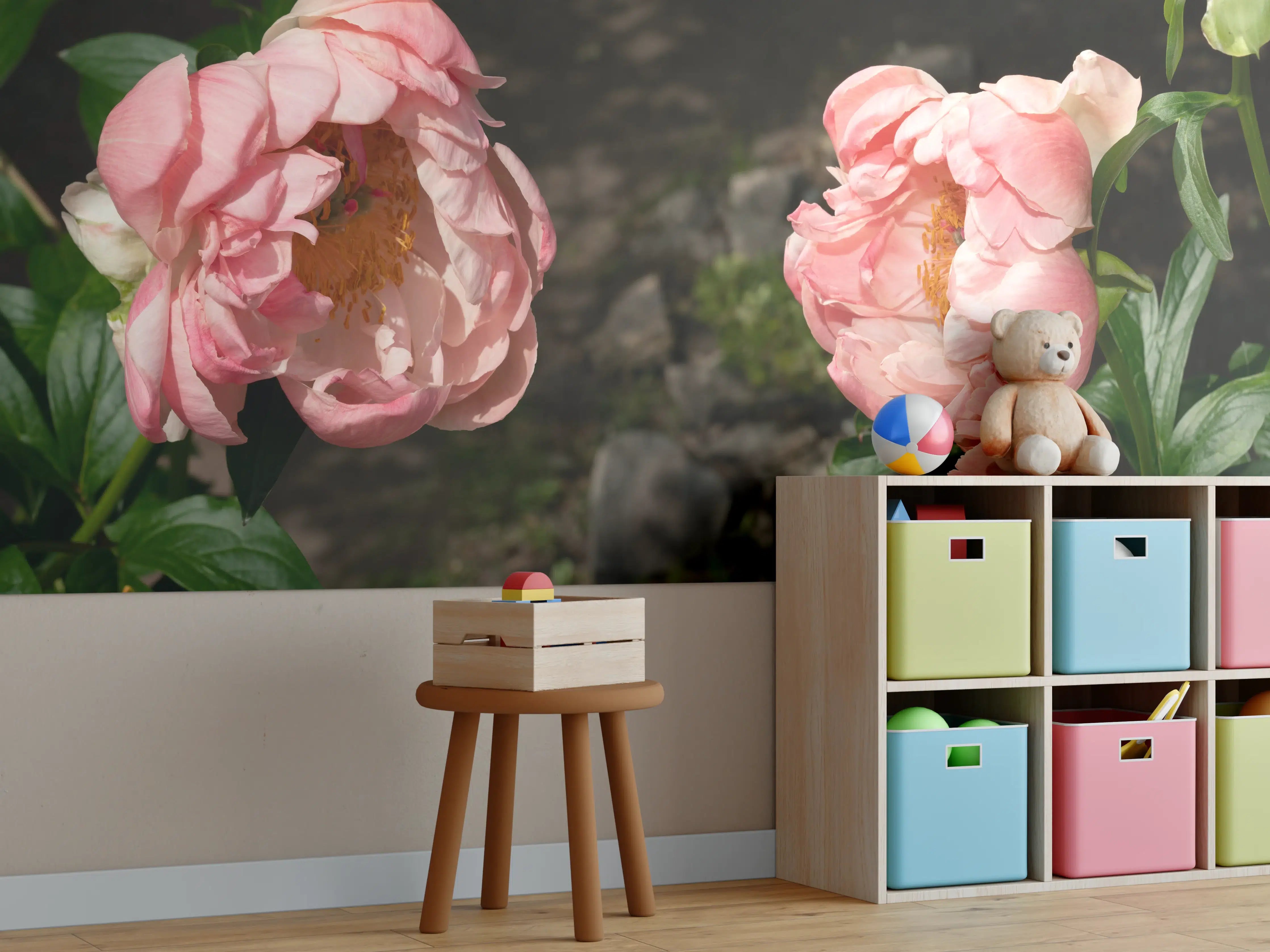 Kinderzimmer Wandgestaltung - Zwei rosa Pfingstrosen in einem alten Garten.