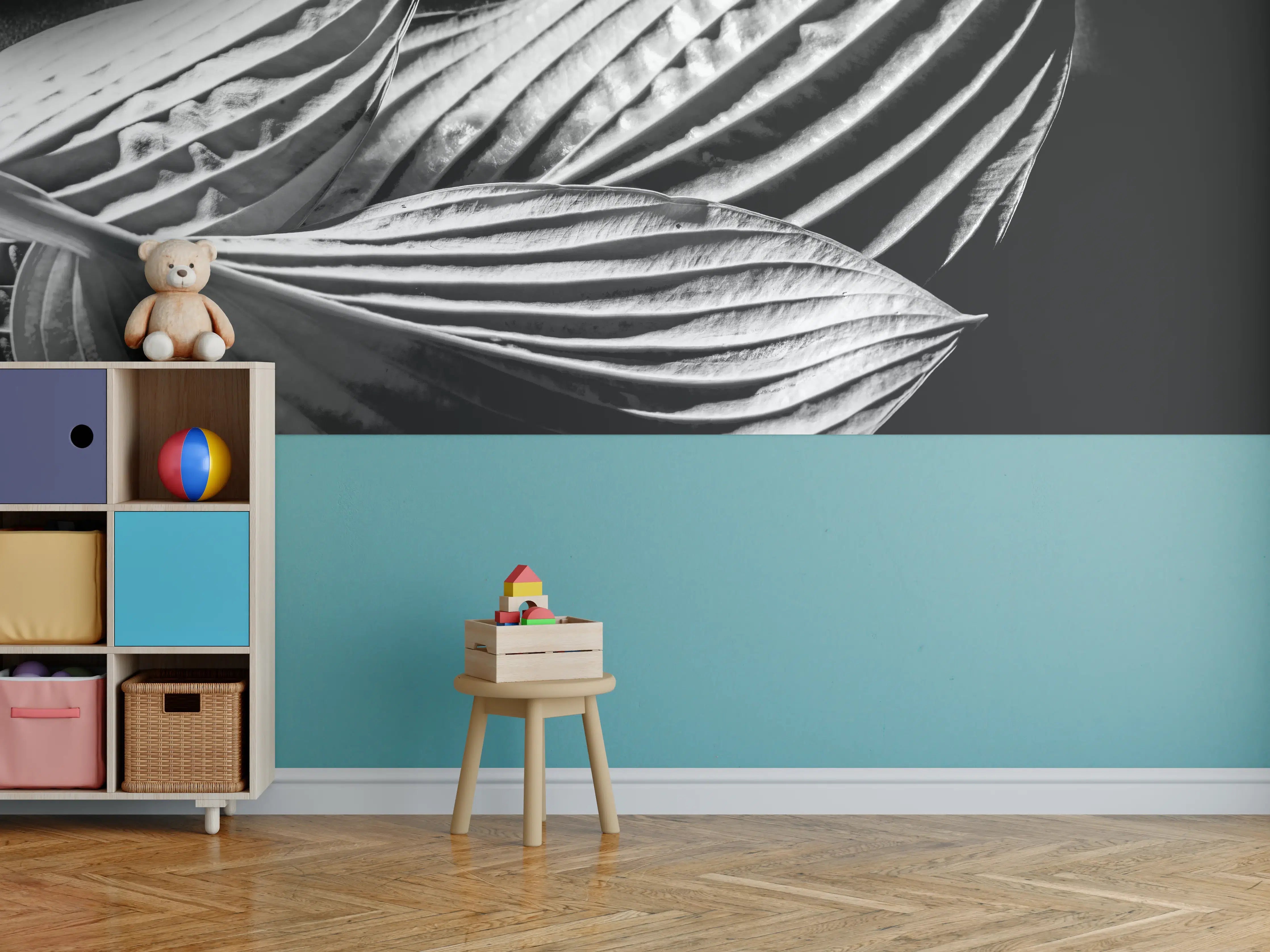 Kinderzimmer Wandgestaltung - drei Blätter auf dunklem Hintergrund