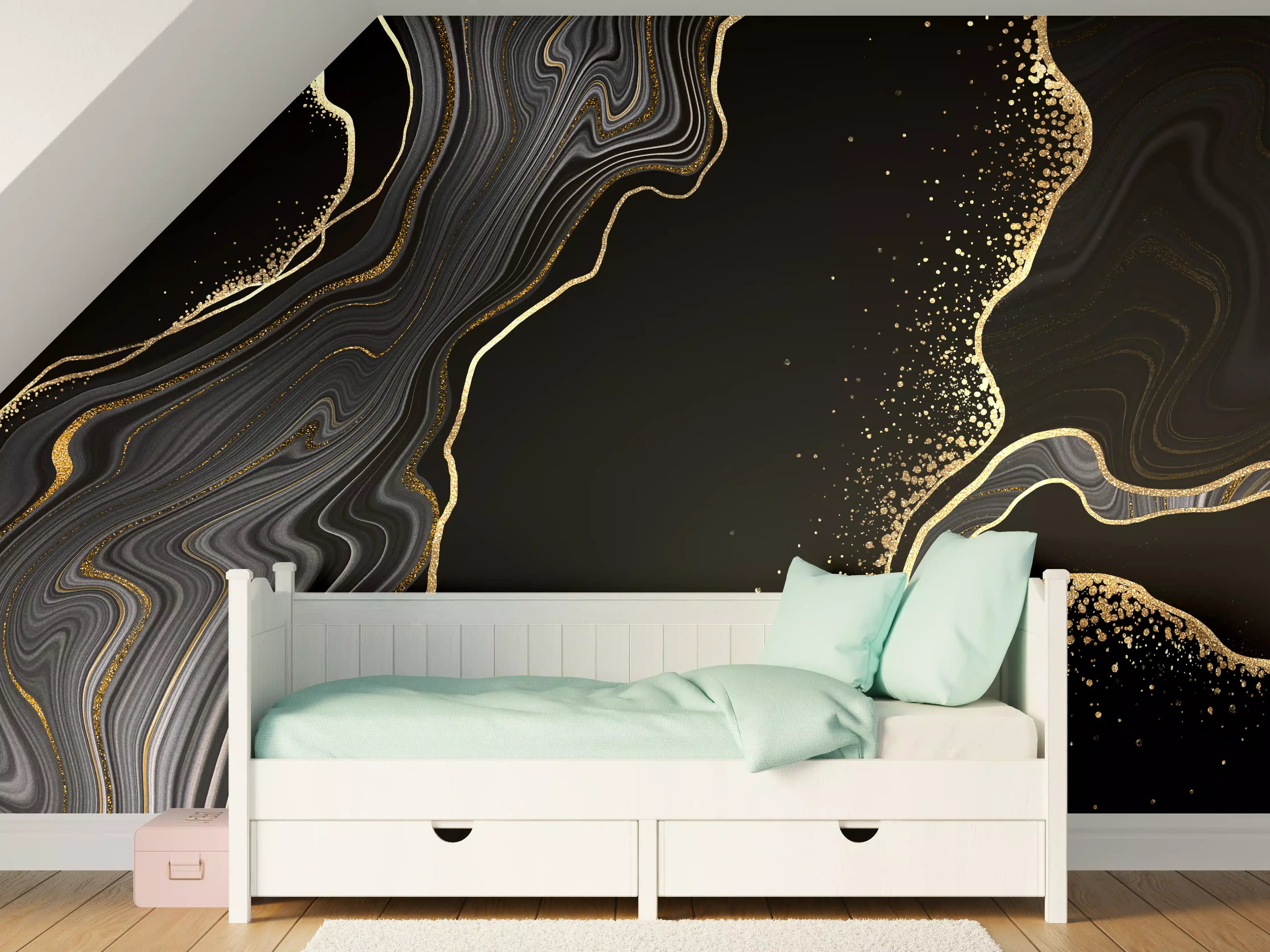 Kinderzimmer Wandgestaltung - schwarzer Achat Hintergrund mit goldenen Adern