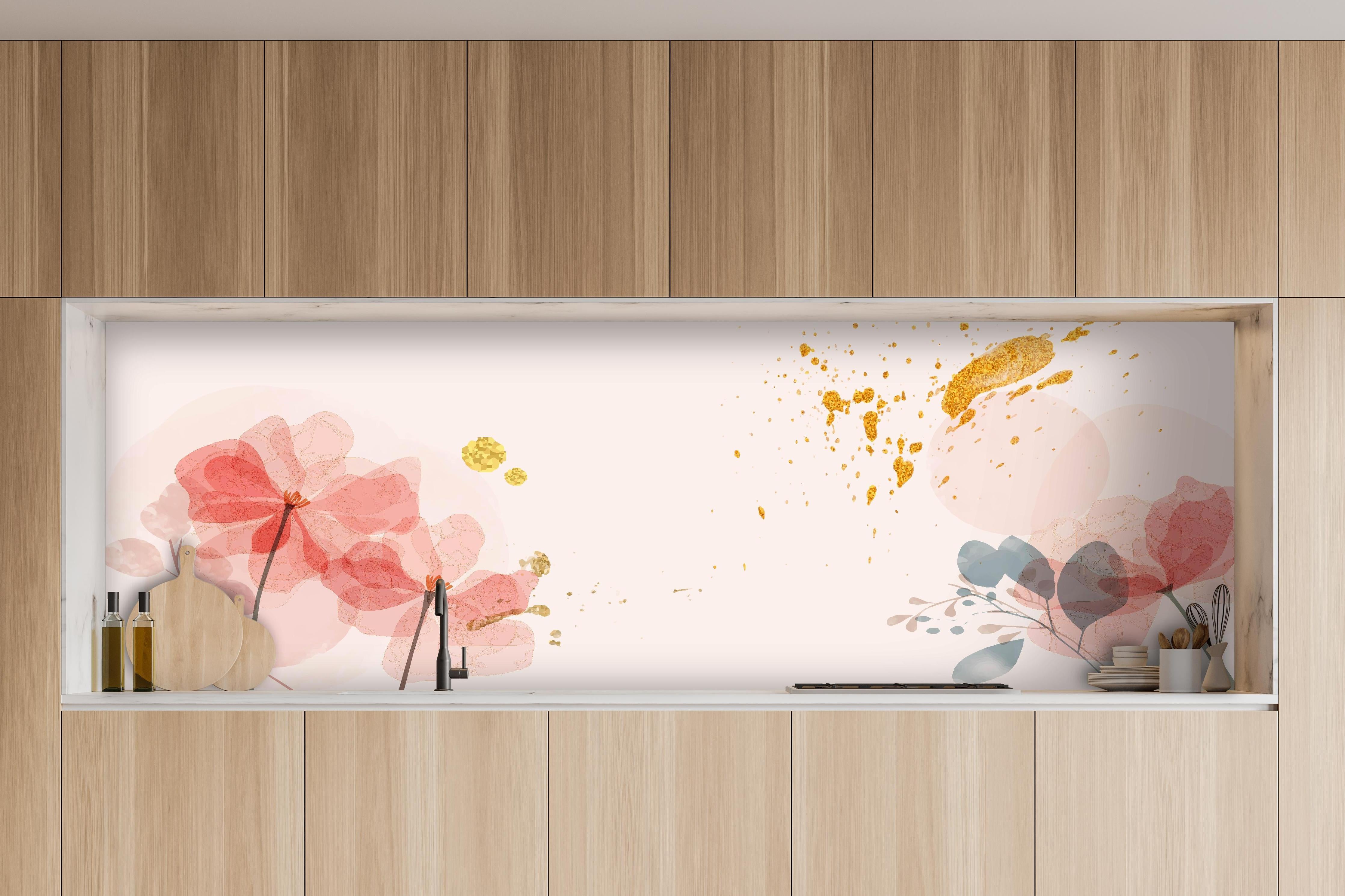 Küche - Abstrakte Aquarell Blütenillustration hinter weißen Hochglanz-Küchenregalen und schwarzem Wasserhahn