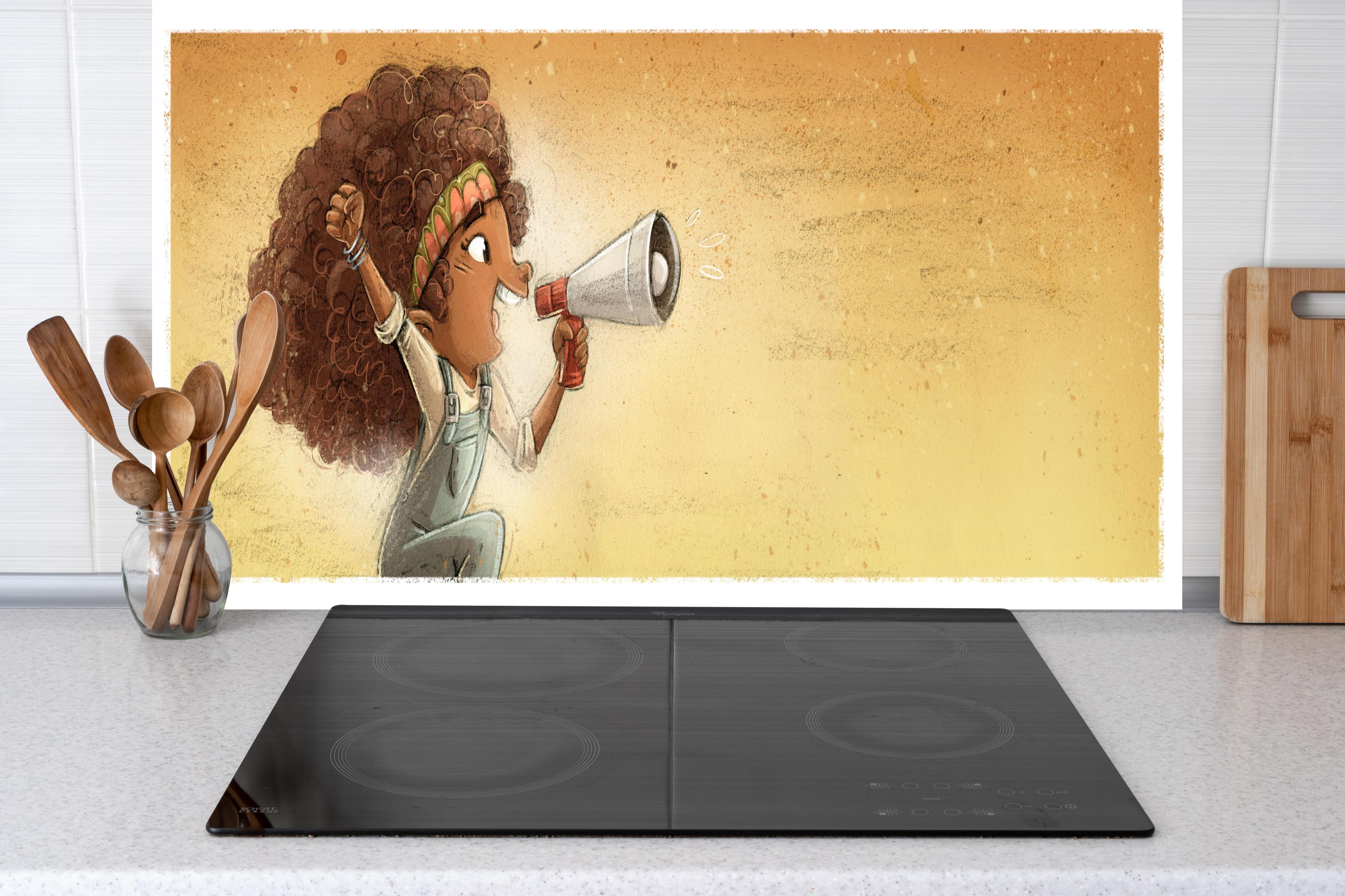 Küche - Afroamerikanisches Mädchen mit einem Megaphon hinter weißen Hochglanz-Küchenregalen und schwarzem Wasserhahn