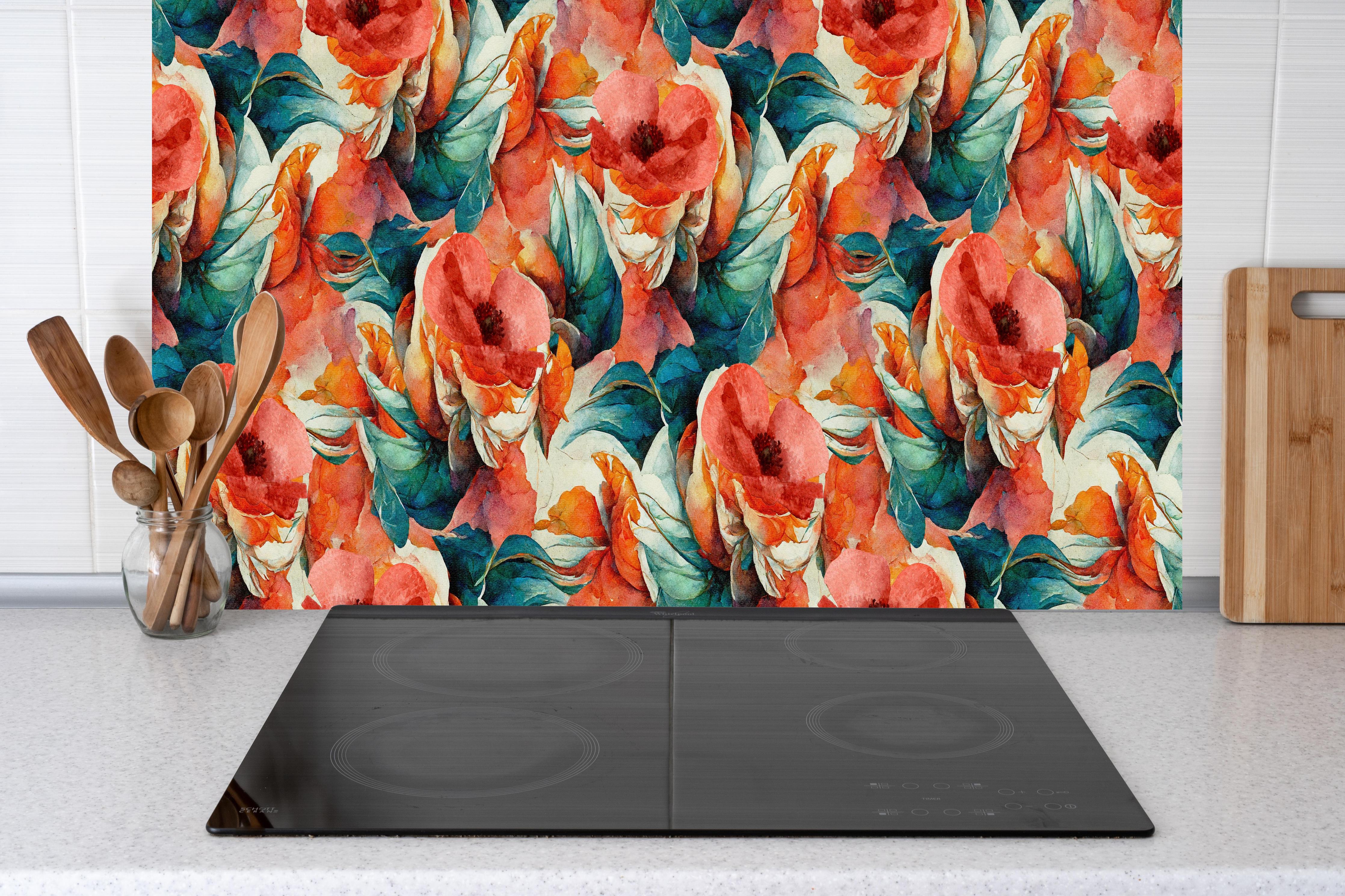 Küche - Aquarellpapier - Florales Muster hinter weißen Hochglanz-Küchenregalen und schwarzem Wasserhahn