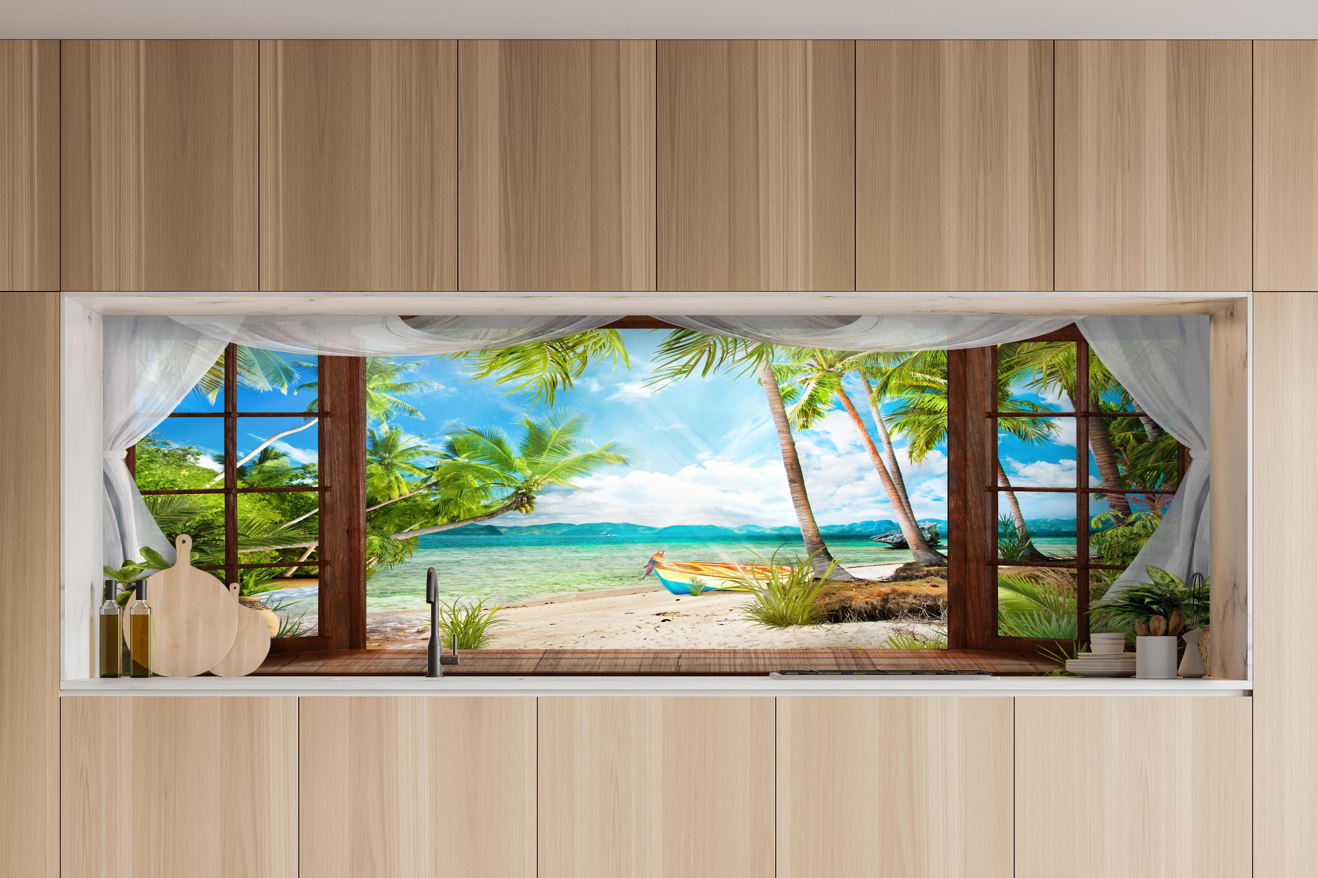 Küche - Bungalow mit Blick aufs Meer hinter weißen Hochglanz-Küchenregalen und schwarzem Wasserhahn