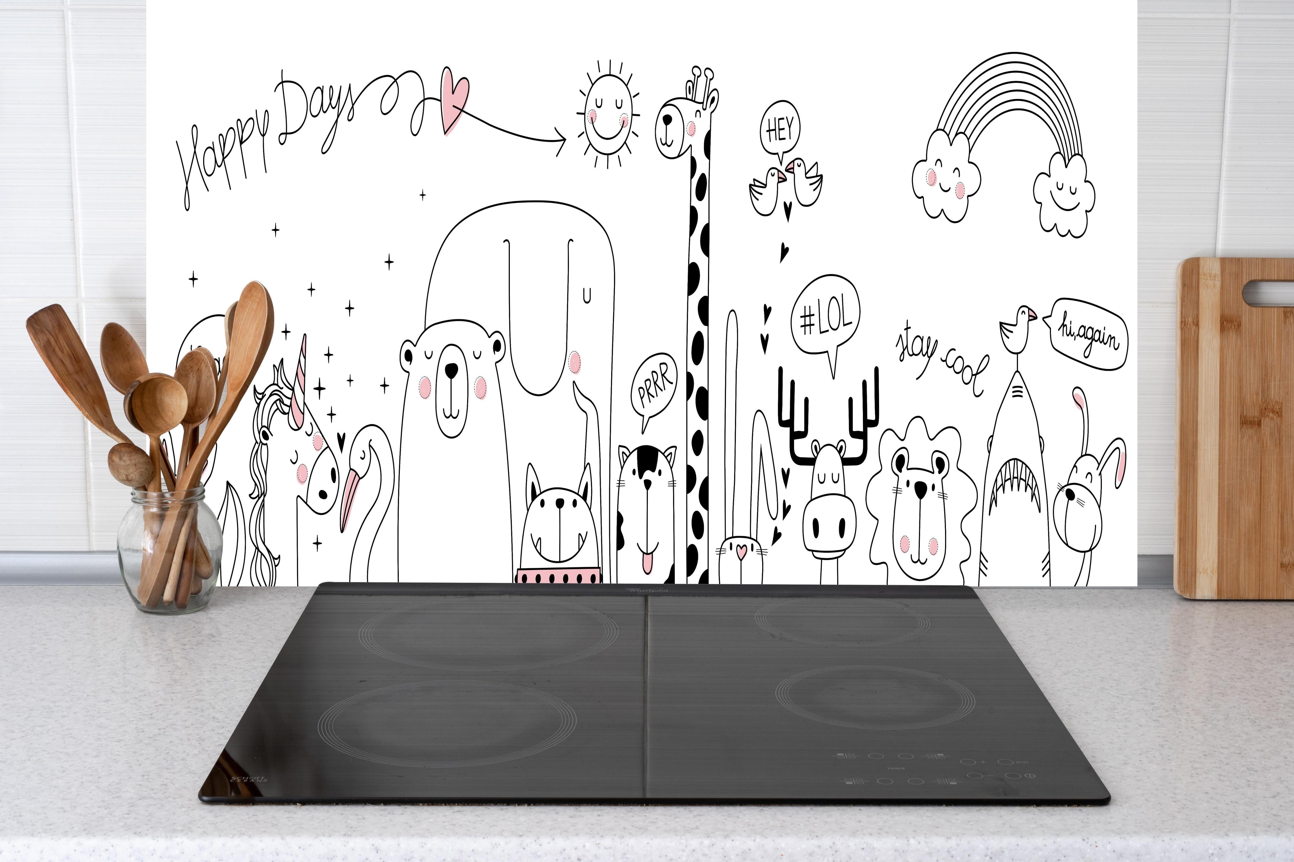 Küche - Bunte Tierzeichnungen Schwarz-Weiß Illustration hinter weißen Hochglanz-Küchenregalen und schwarzem Wasserhahn