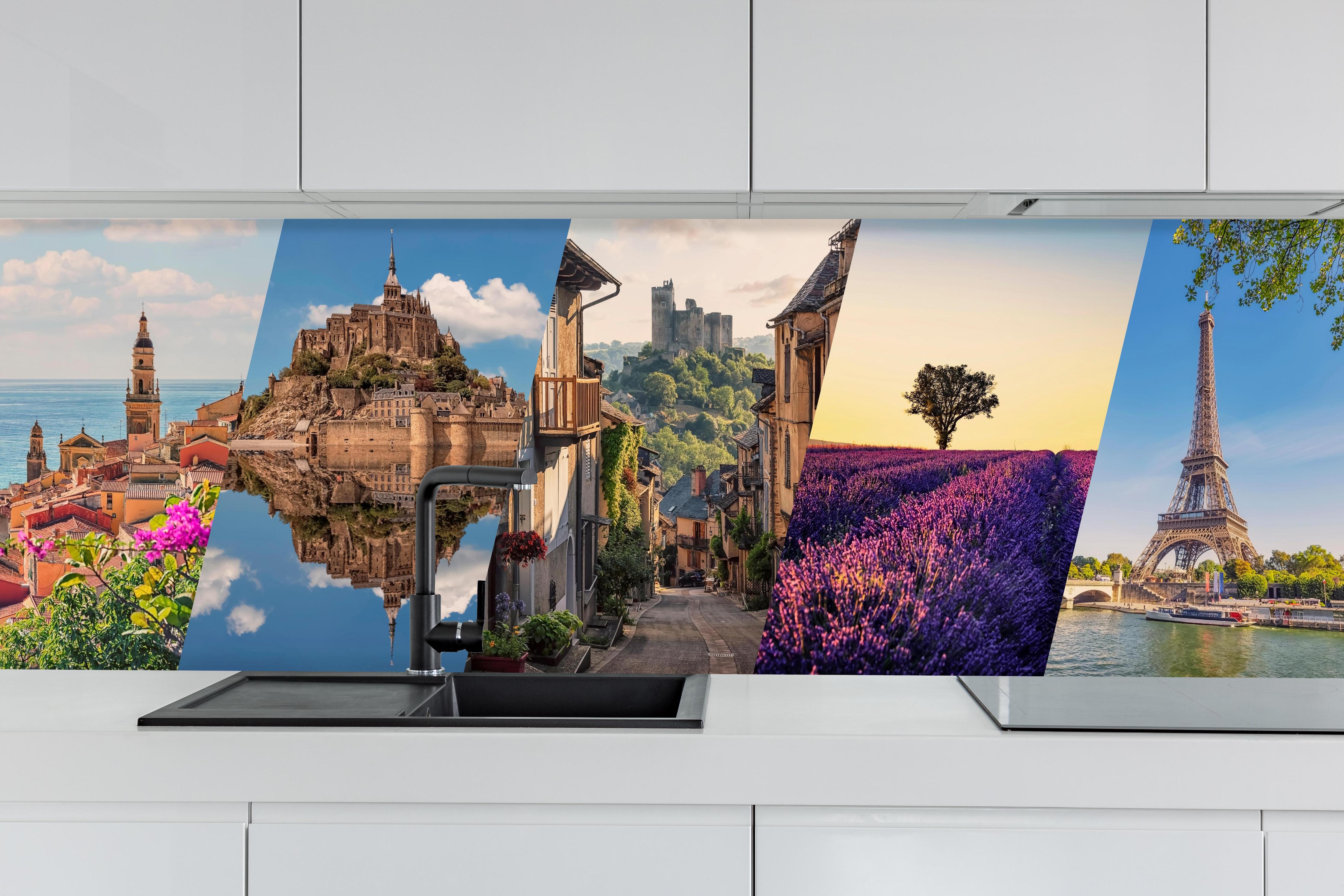 Küche - Collage von Sehenswürdigkeiten hinter weißen Hochglanz-Küchenregalen und schwarzem Wasserhahn