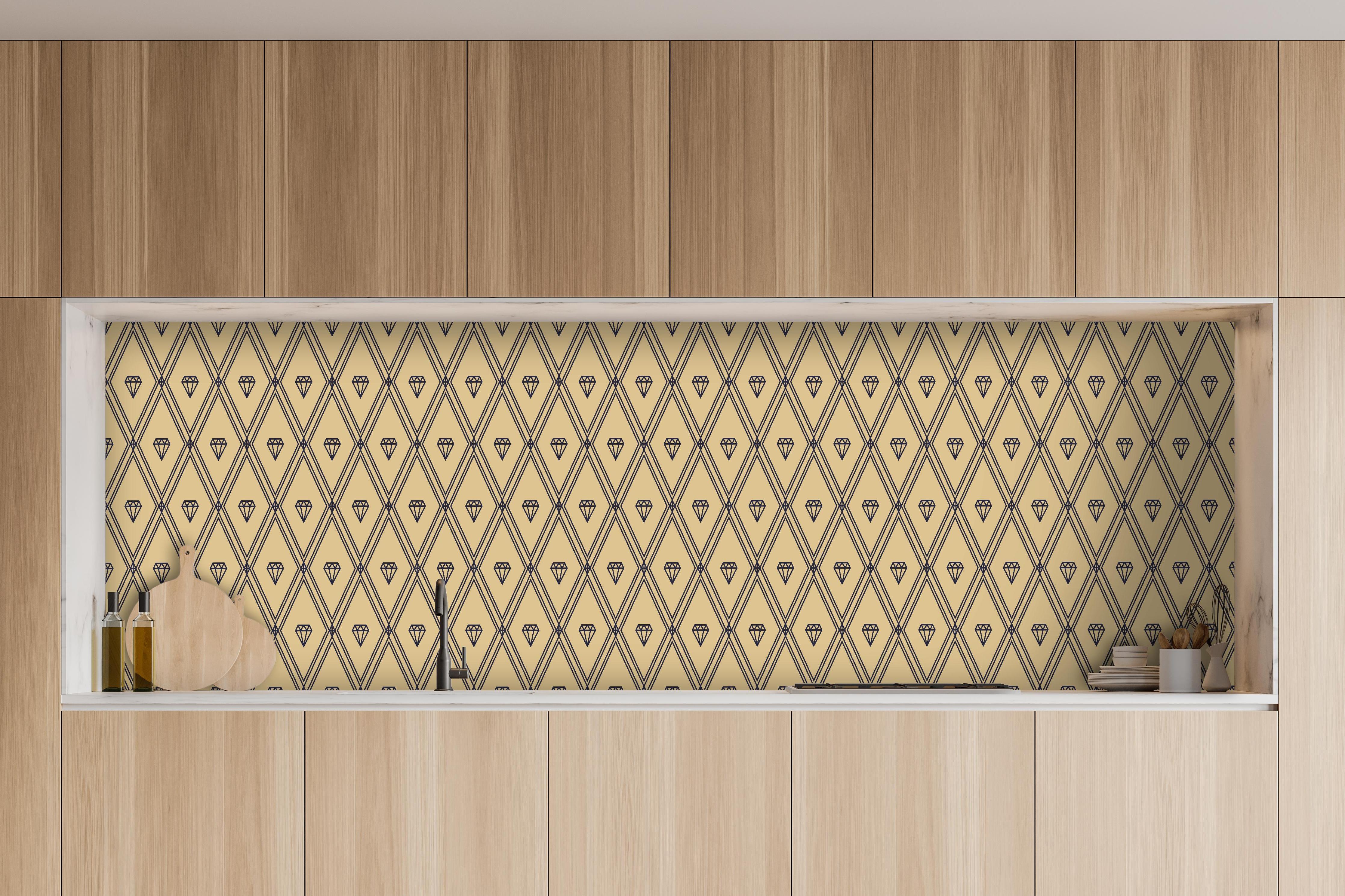 Küche - Elegantes Beige und Gelb Grafikdesign hinter weißen Hochglanz-Küchenregalen und schwarzem Wasserhahn