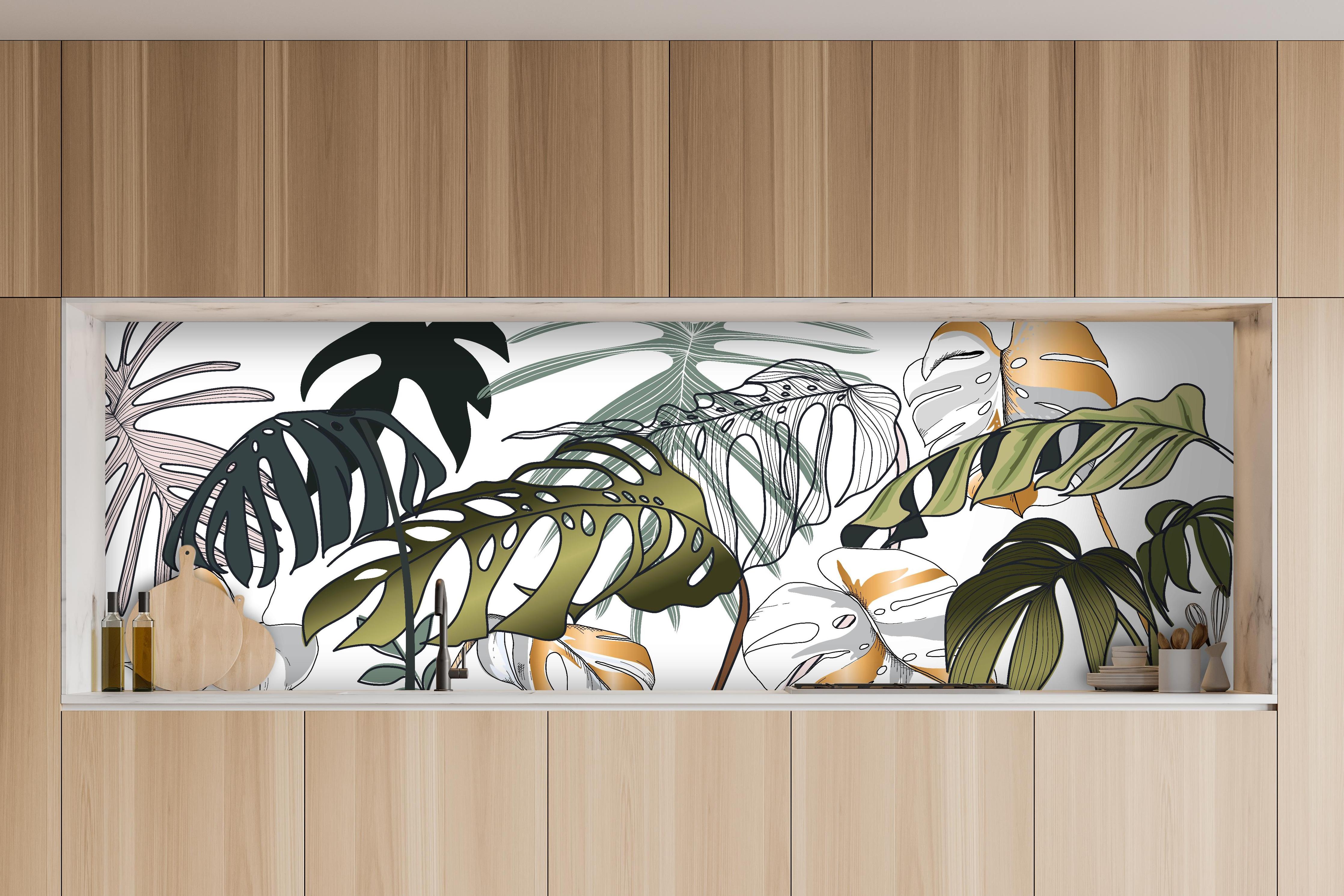 Küche - Exotisches Blattwerk Designmuster hinter weißen Hochglanz-Küchenregalen und schwarzem Wasserhahn