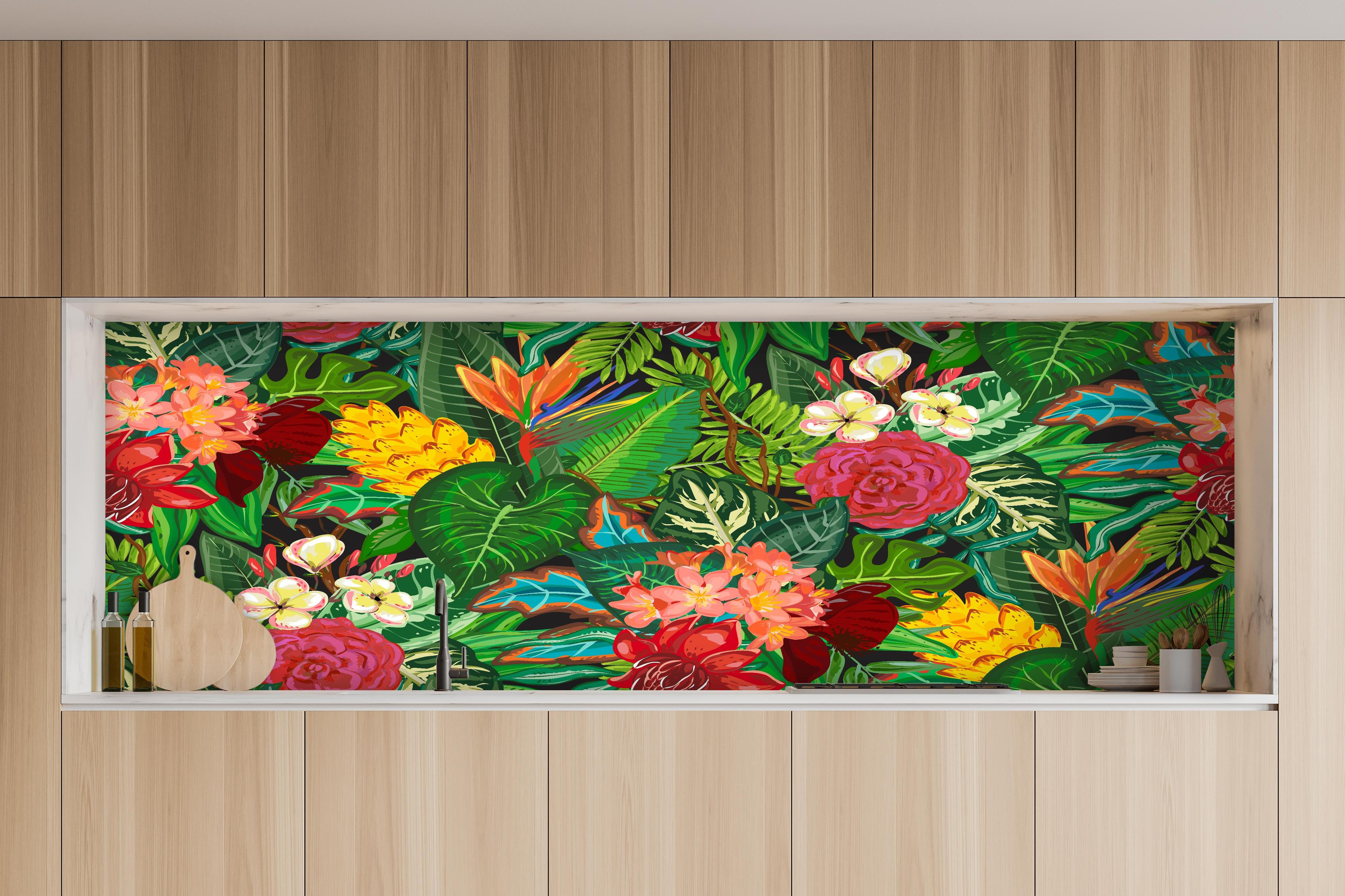 Küche - Exotisches Blumen-Dschungel-Design Tapete hinter weißen Hochglanz-Küchenregalen und schwarzem Wasserhahn
