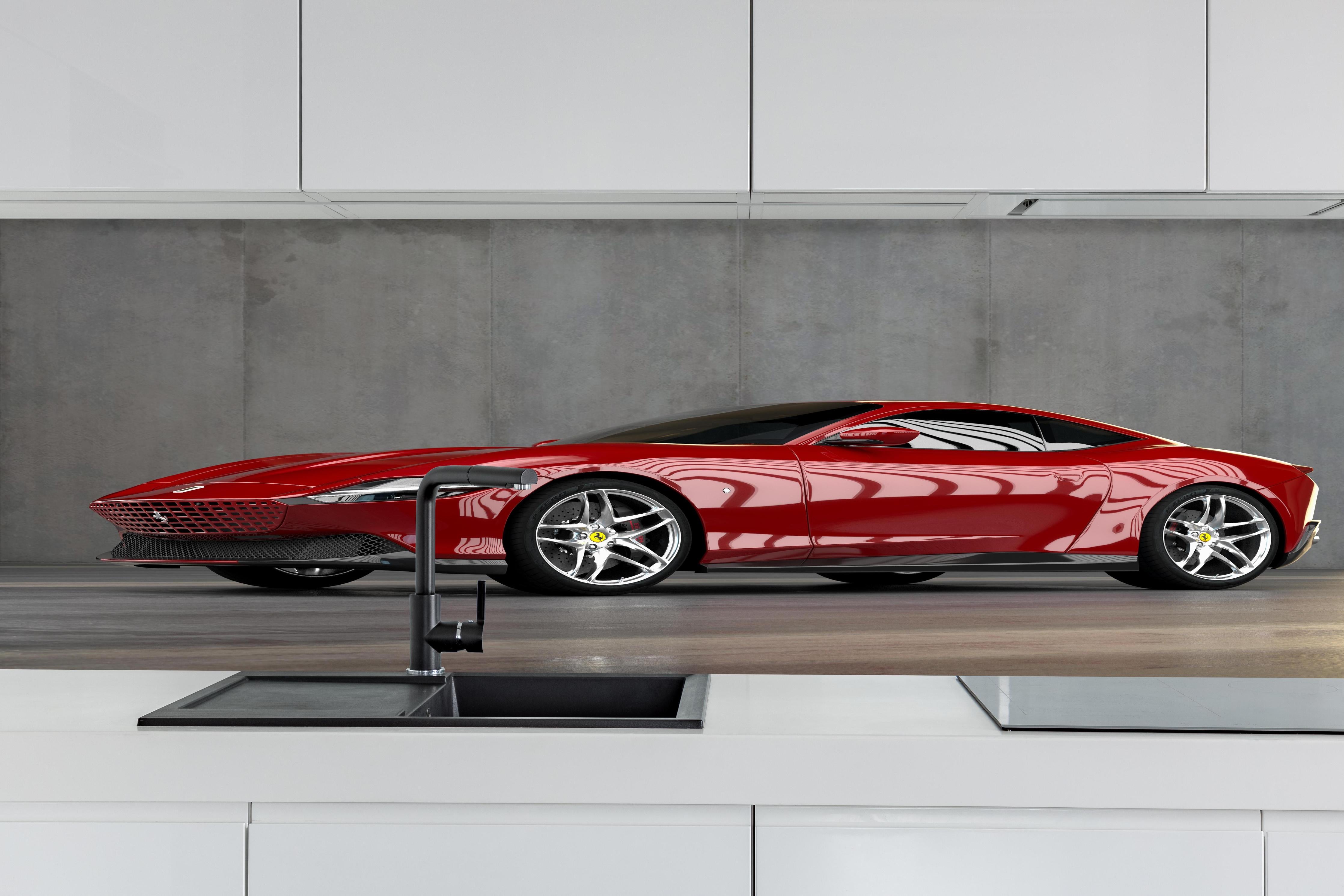 Küche - Ferrari Roma in Rosso Corsa hinter weißen Hochglanz-Küchenregalen und schwarzem Wasserhahn
