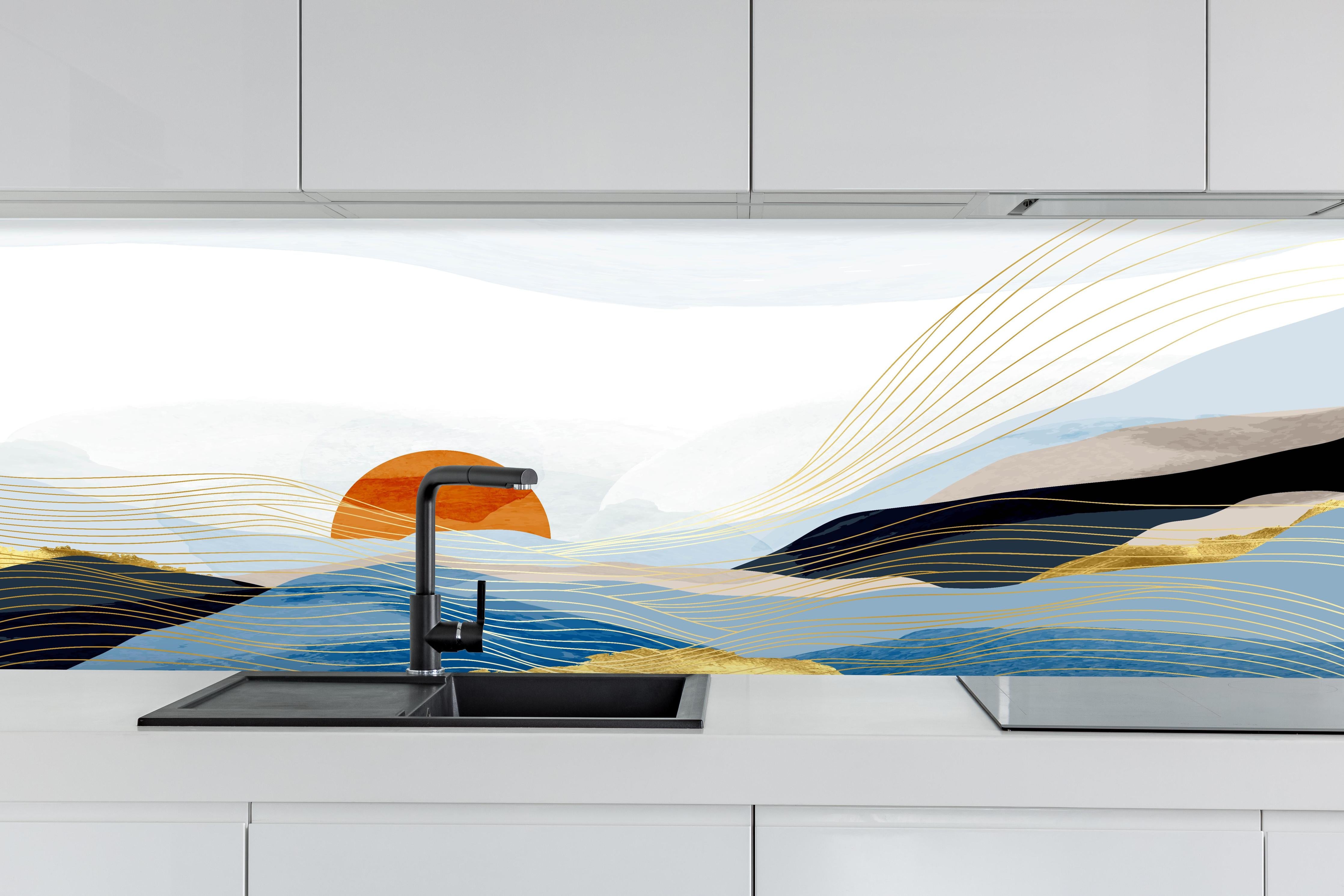 Küche - Geometrische Sonne und Wellen Illustration hinter weißen Hochglanz-Küchenregalen und schwarzem Wasserhahn