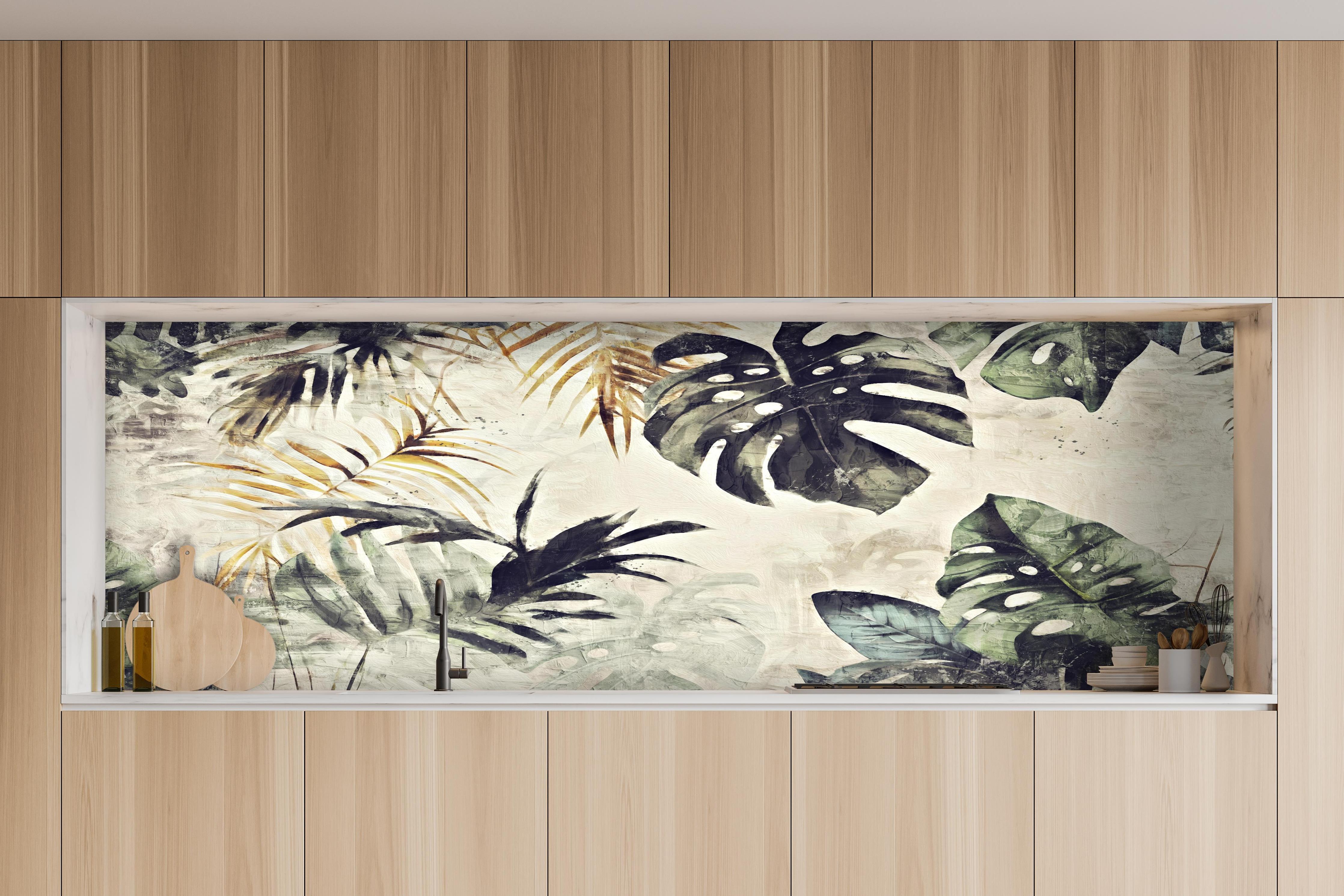 Küche - Gräuliche Pflanzen Floral hinter weißen Hochglanz-Küchenregalen und schwarzem Wasserhahn