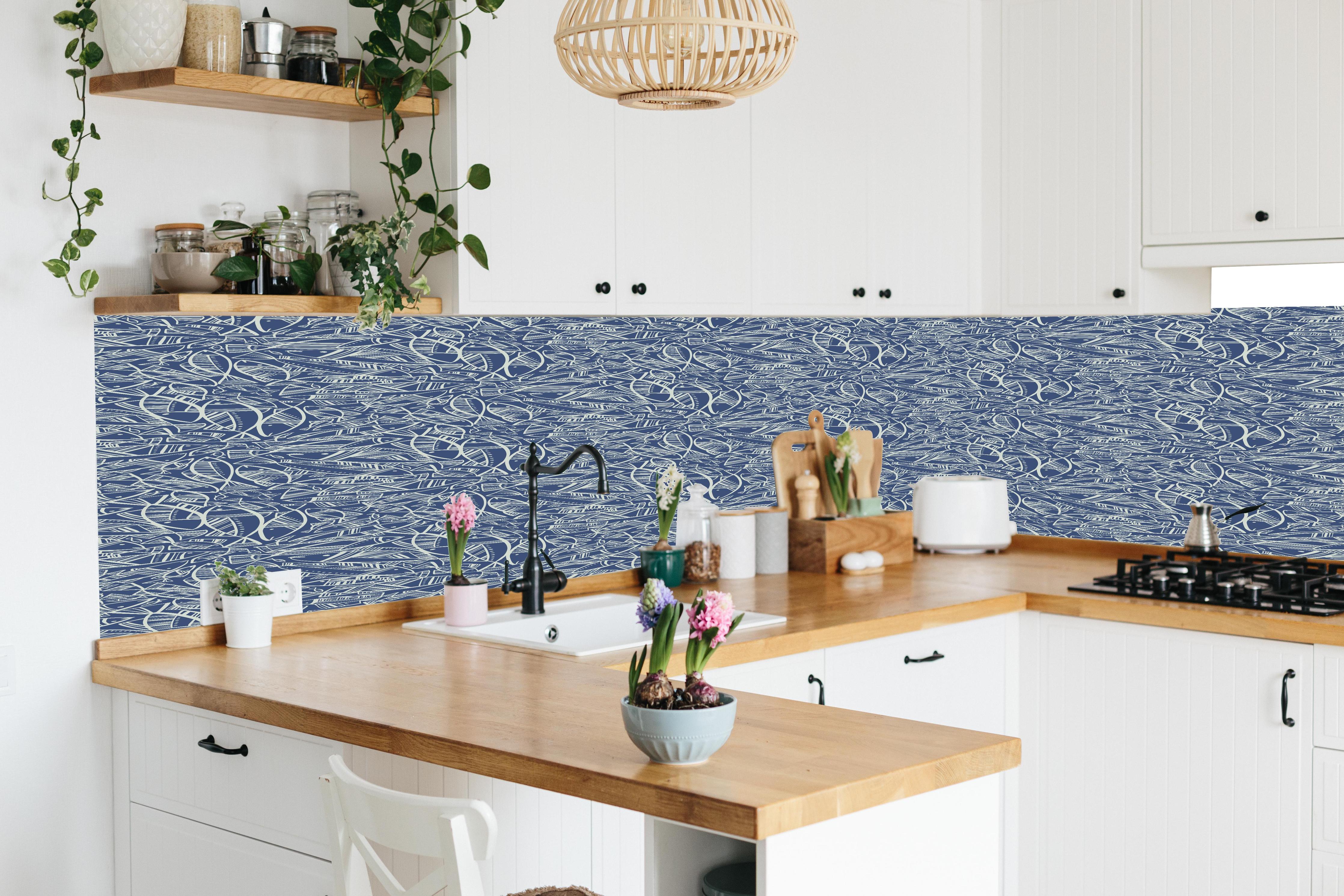 Küche - Abstraktes Fischmuster Blau in lebendiger Küche mit bunten Blumen