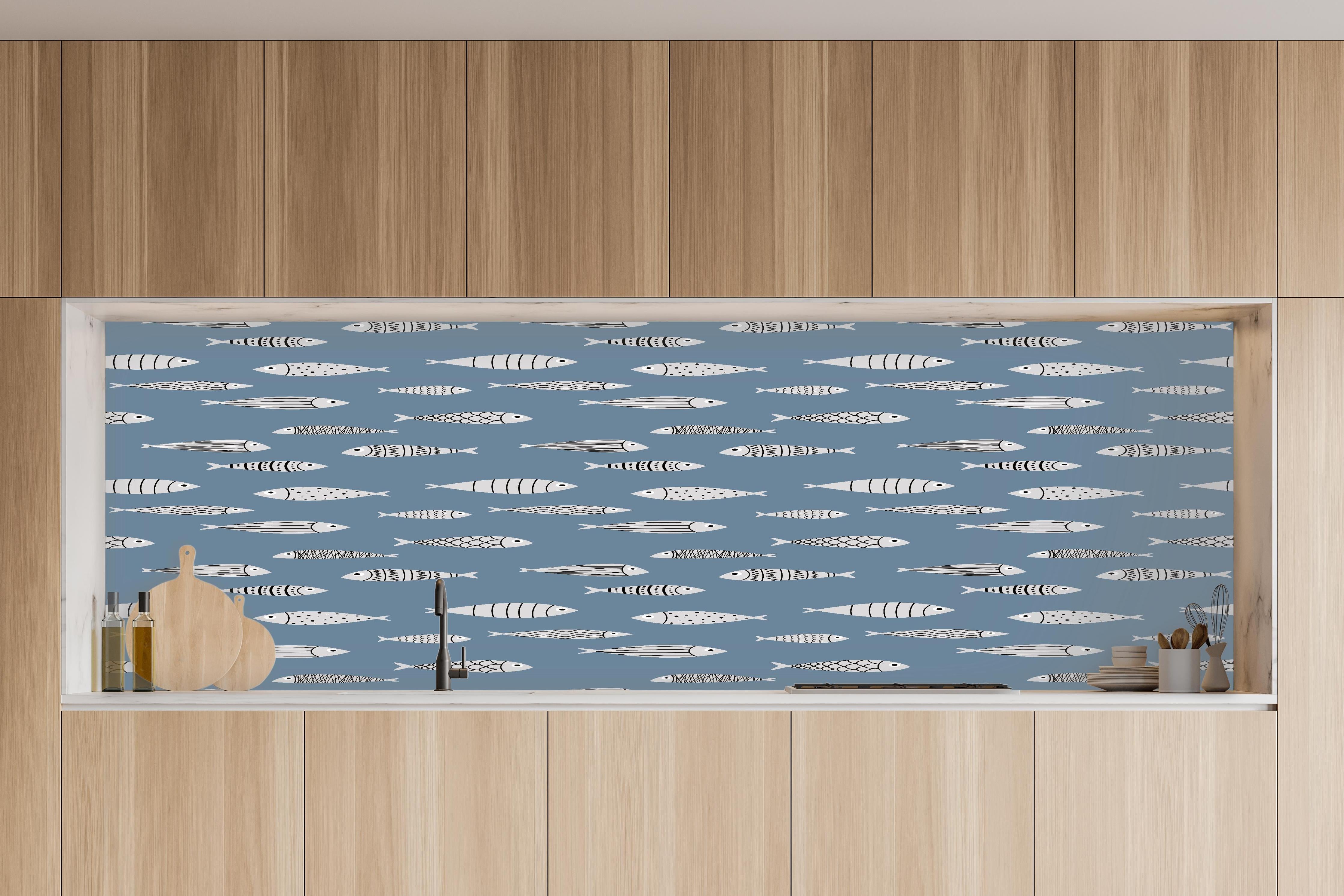 Küche - Blau-Weiß Fischmuster in charakteristischer Vollholz-Küche mit modernem Gasherd