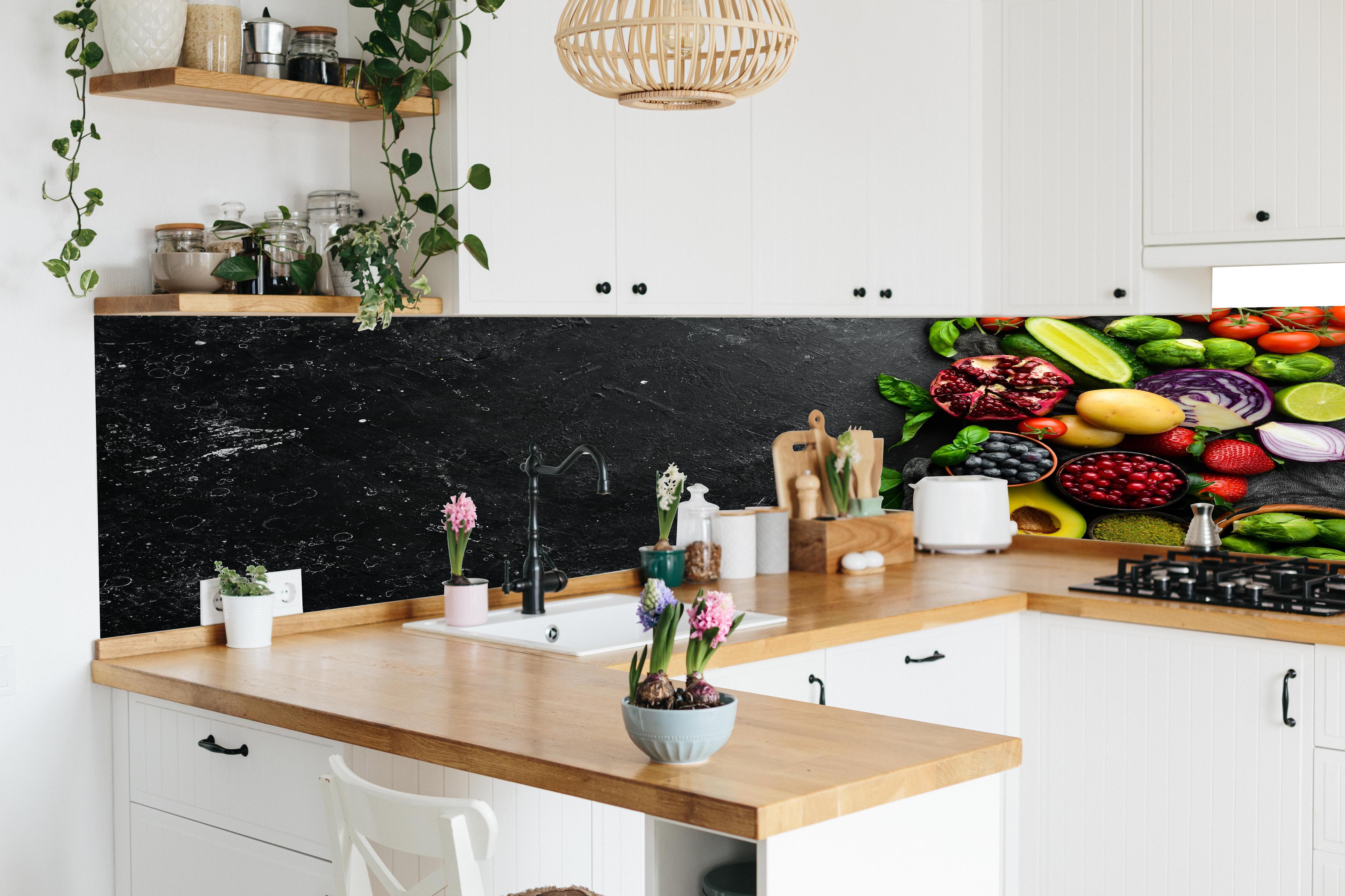 Küche - Bunte Früchte & Gewürze in lebendiger Küche mit bunten Blumen