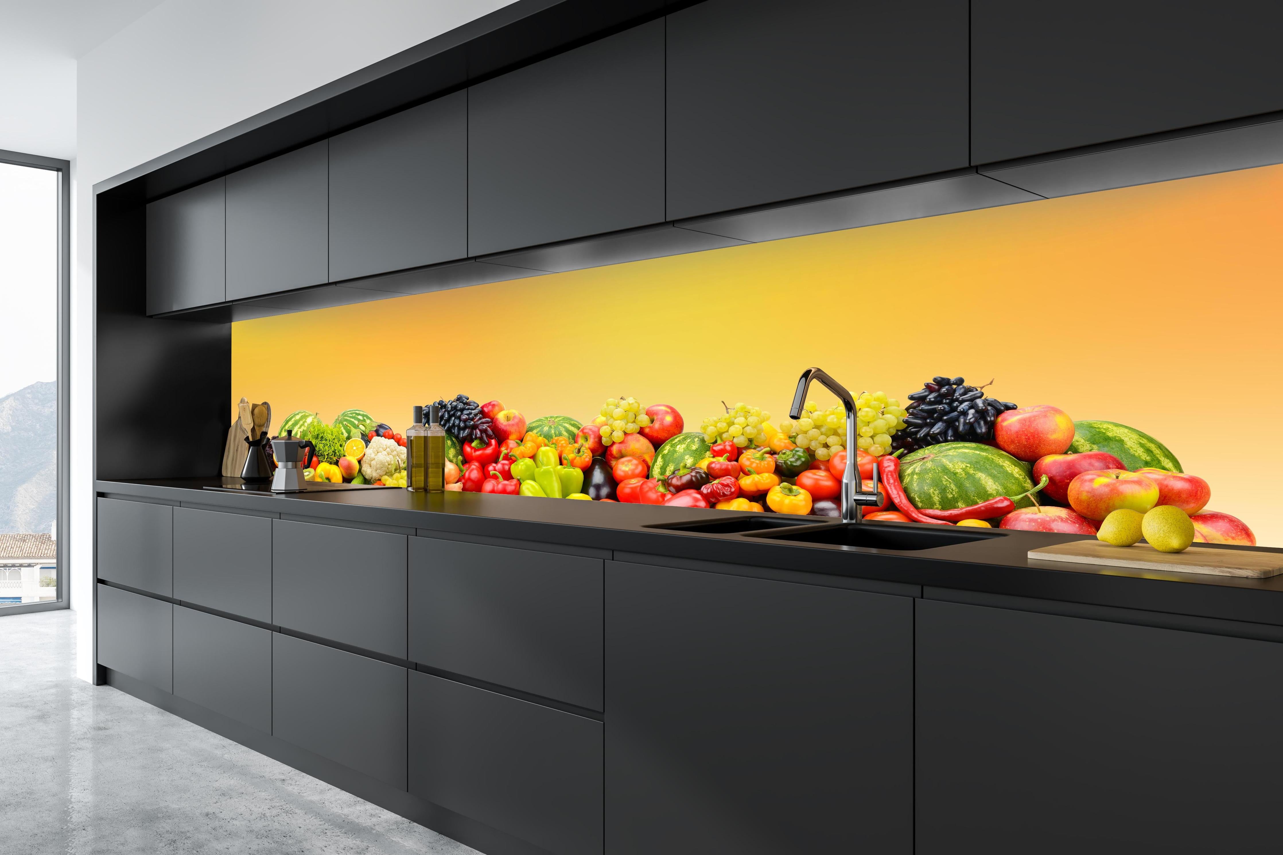 Küche - Buntes Obst & Gemüse-Stillleben in tiefschwarzer matt-premium Einbauküche