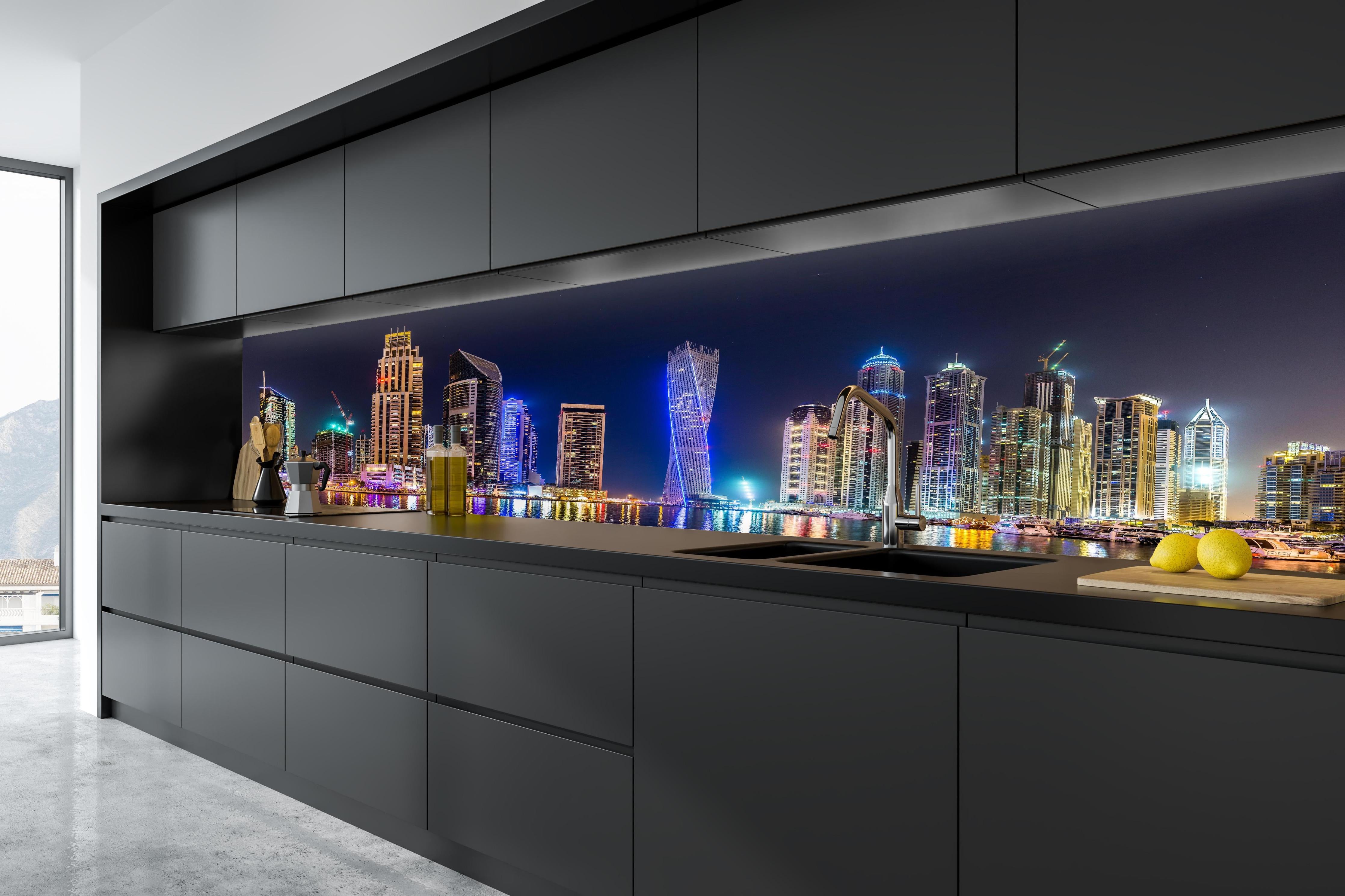 Küche - Dubai Marina Skyline bei Nacht in tiefschwarzer matt-premium Einbauküche