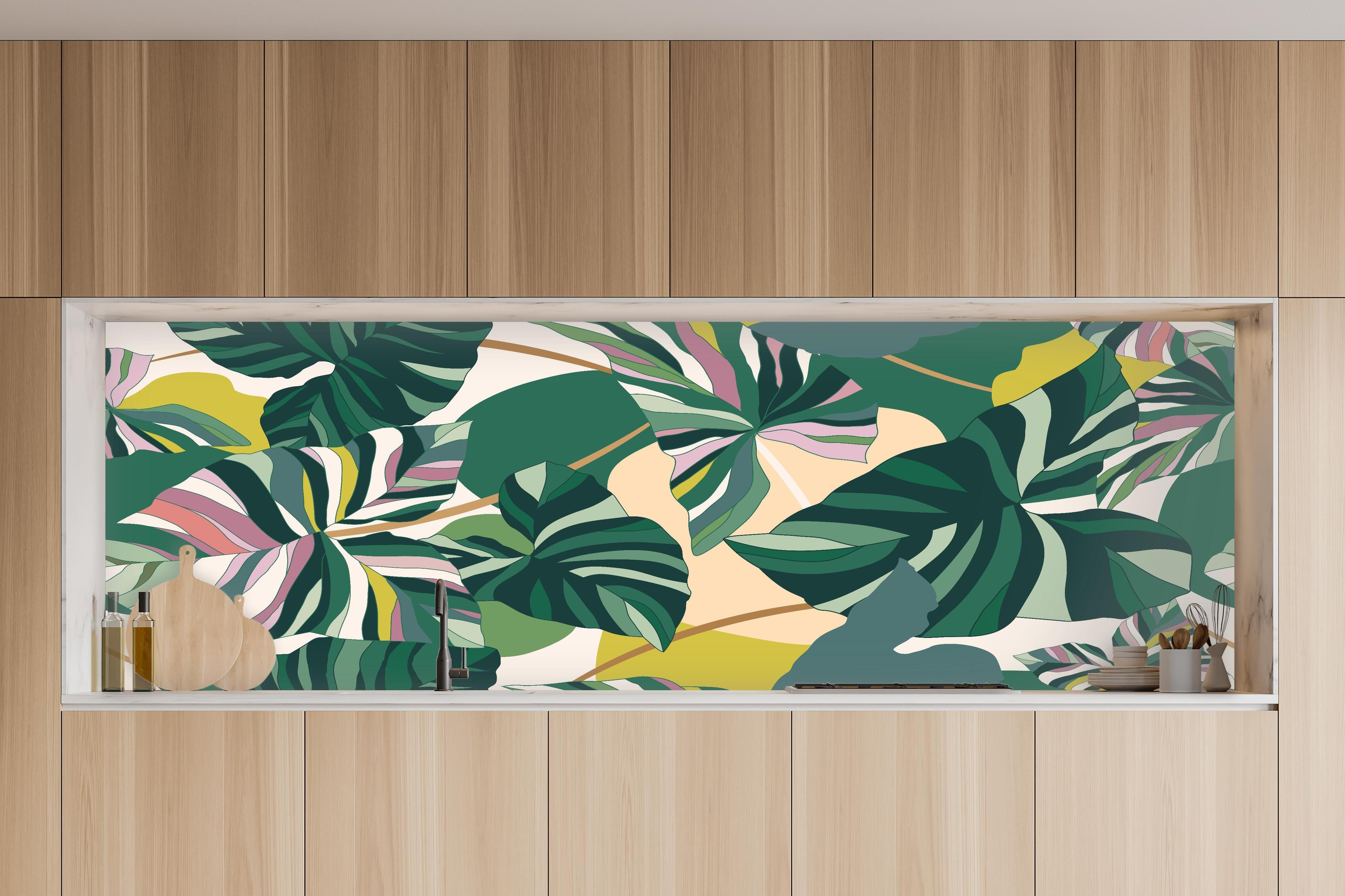 Küche - Exotisches Monstera Blattdesign in charakteristischer Vollholz-Küche mit modernem Gasherd