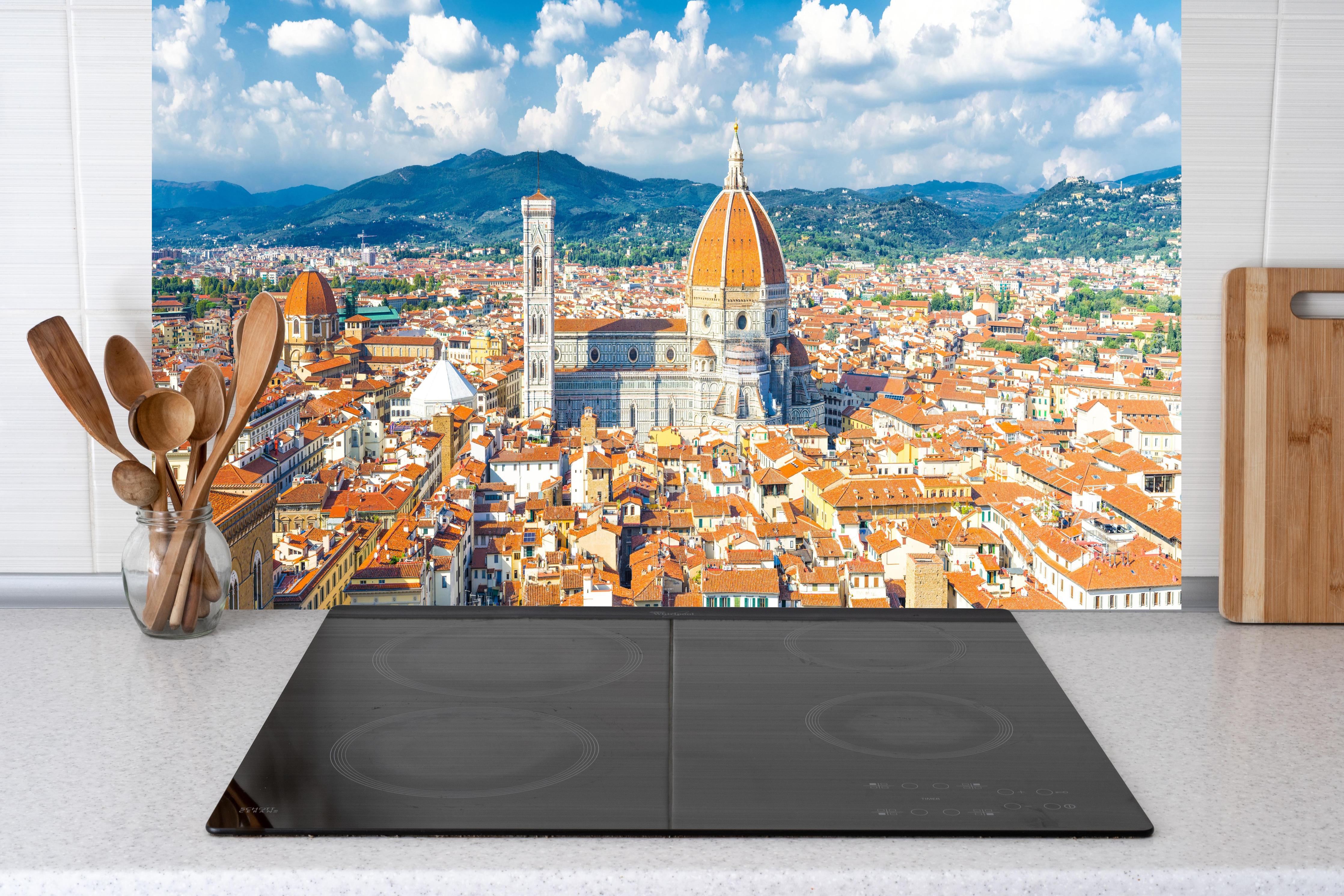 Küche - Florenz Skyline mit Dom hinter Cerankochfeld und Holz-Kochutensilien
