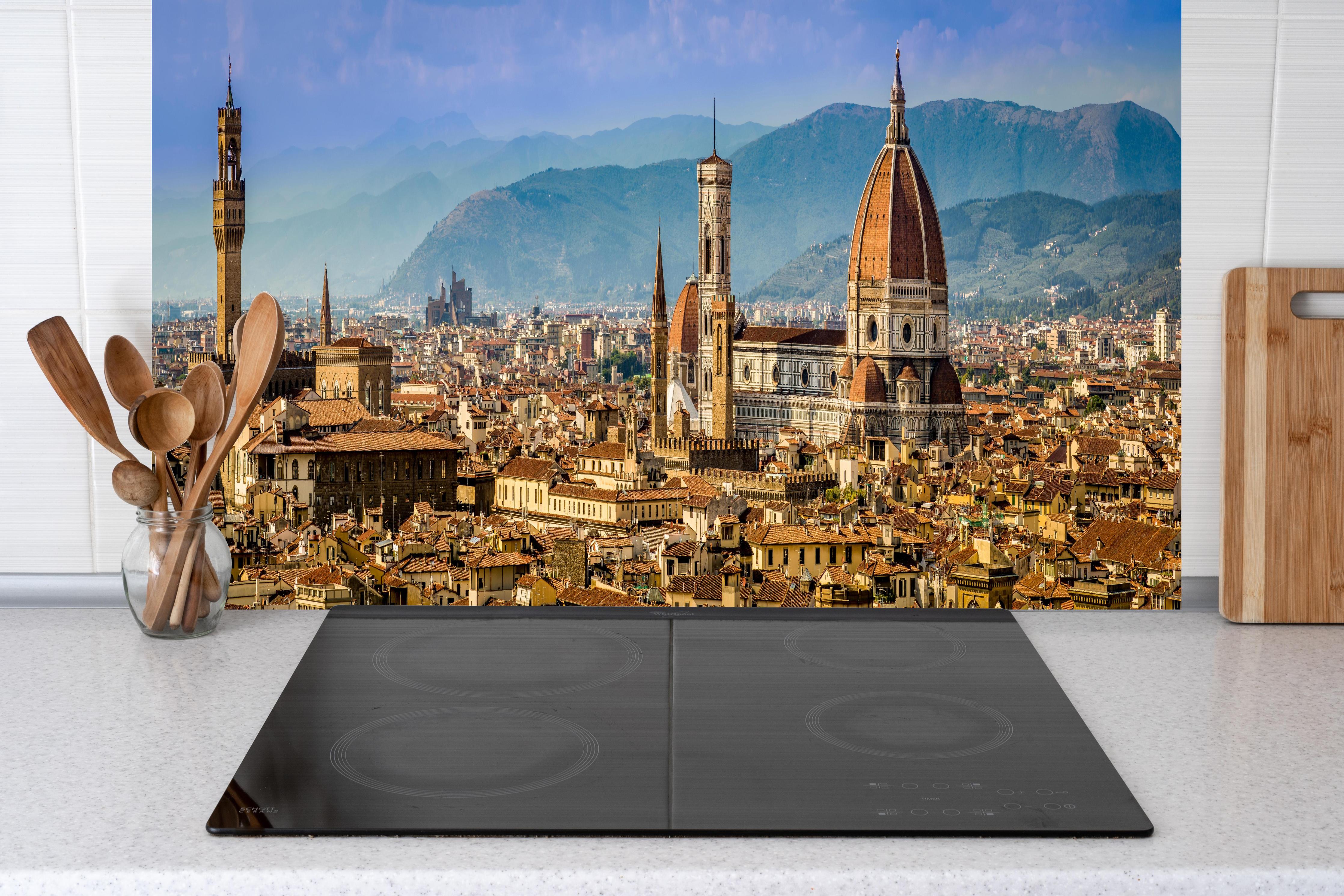 Küche - Florenz Skyline mit Duomo hinter Cerankochfeld und Holz-Kochutensilien