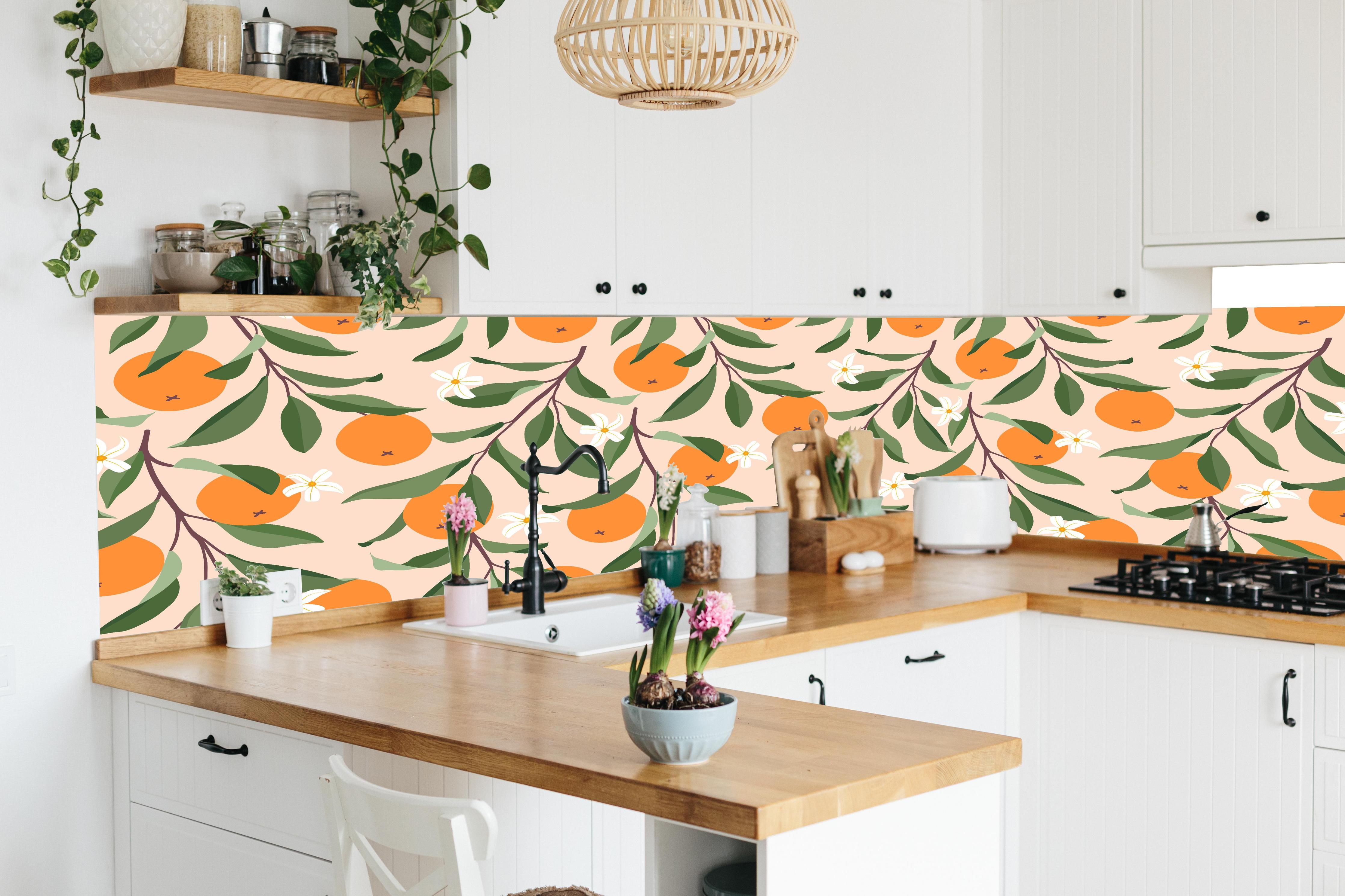 Küche - Fruchtiges Citrus-Orange Design in lebendiger Küche mit bunten Blumen