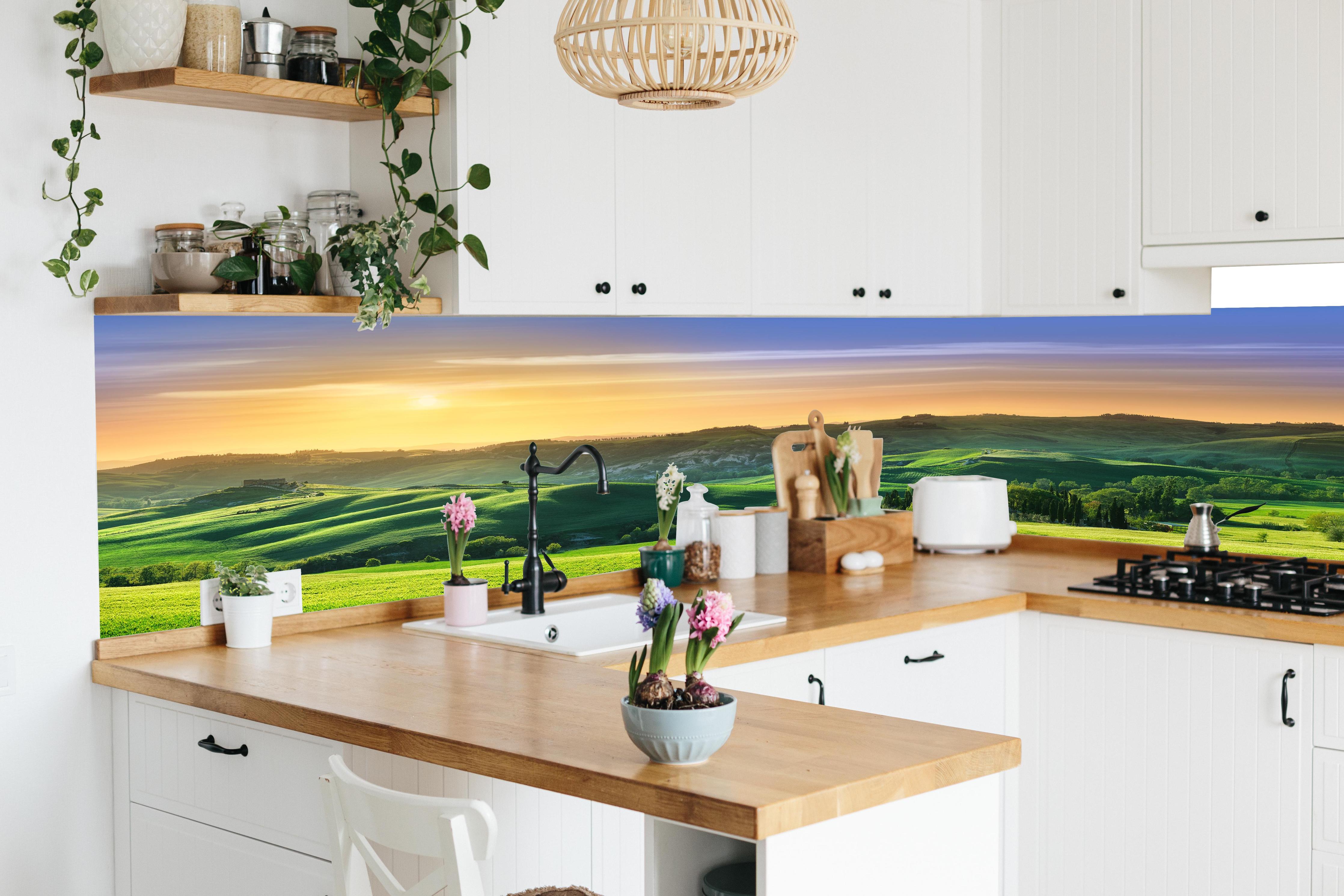 Küche - Grüne Toskana Panorama in lebendiger Küche mit bunten Blumen