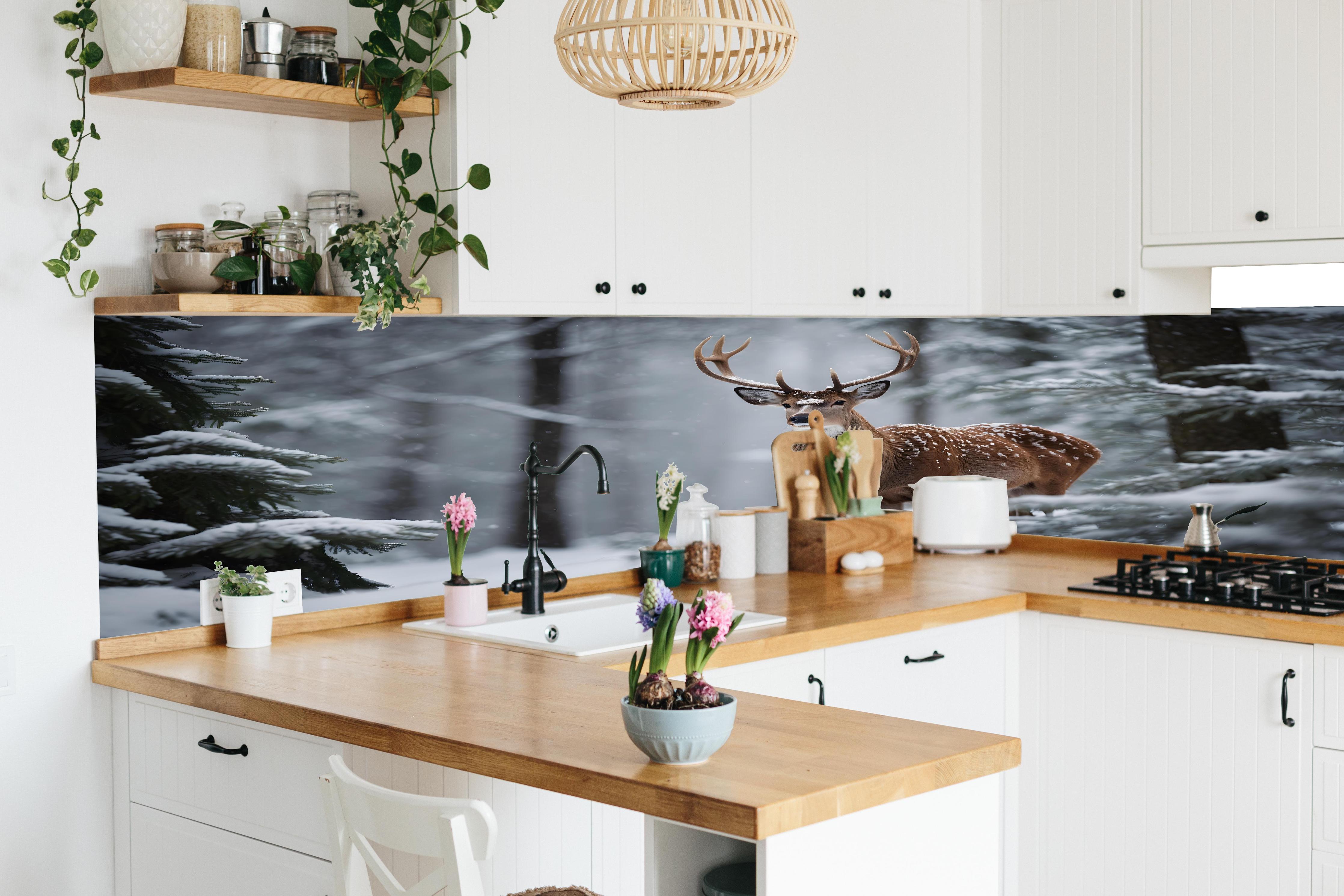 Küche - Hirsch im verschneiten Wald in lebendiger Küche mit bunten Blumen