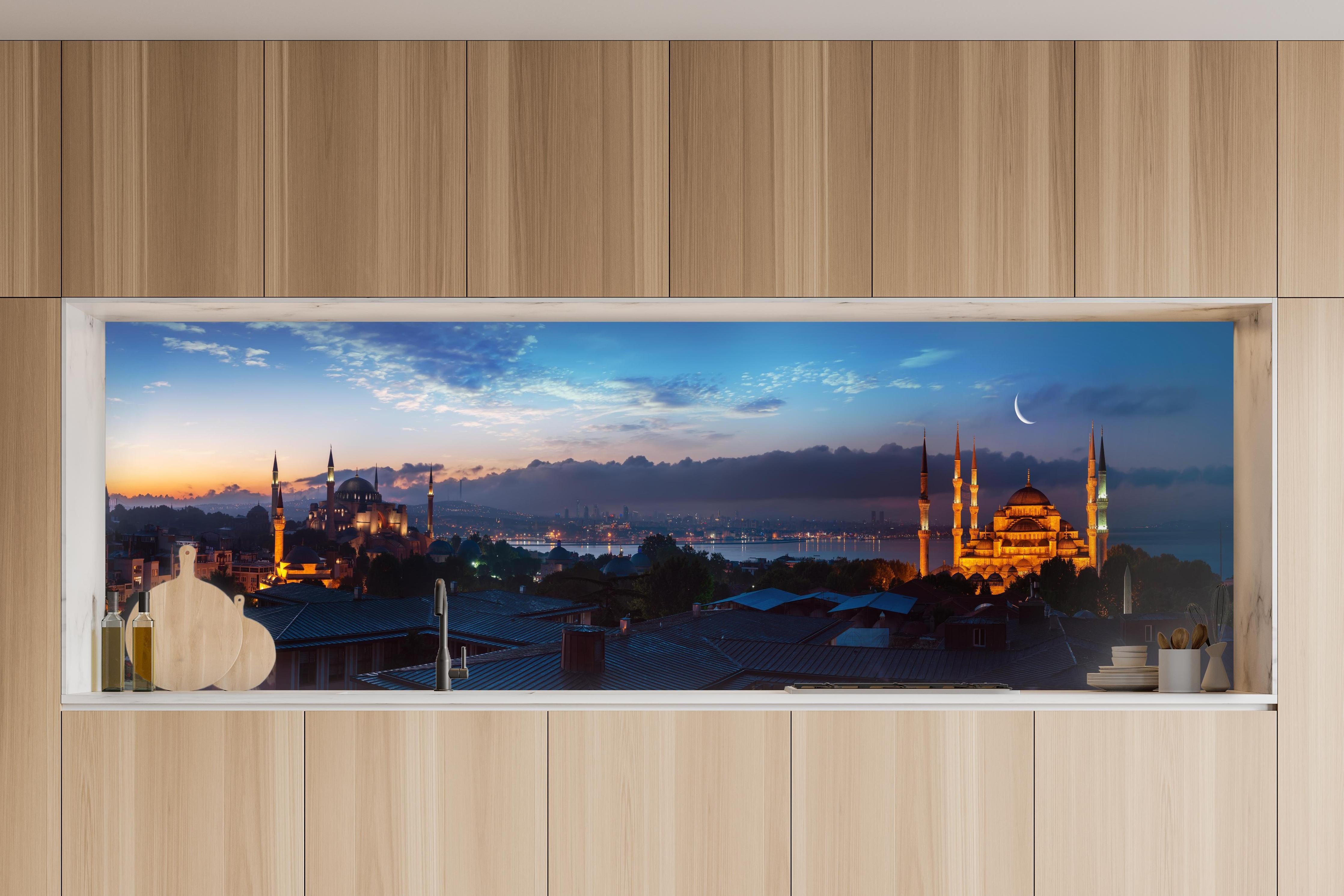 Küche - Istanbul Abendrot-Skyline in charakteristischer Vollholz-Küche mit modernem Gasherd