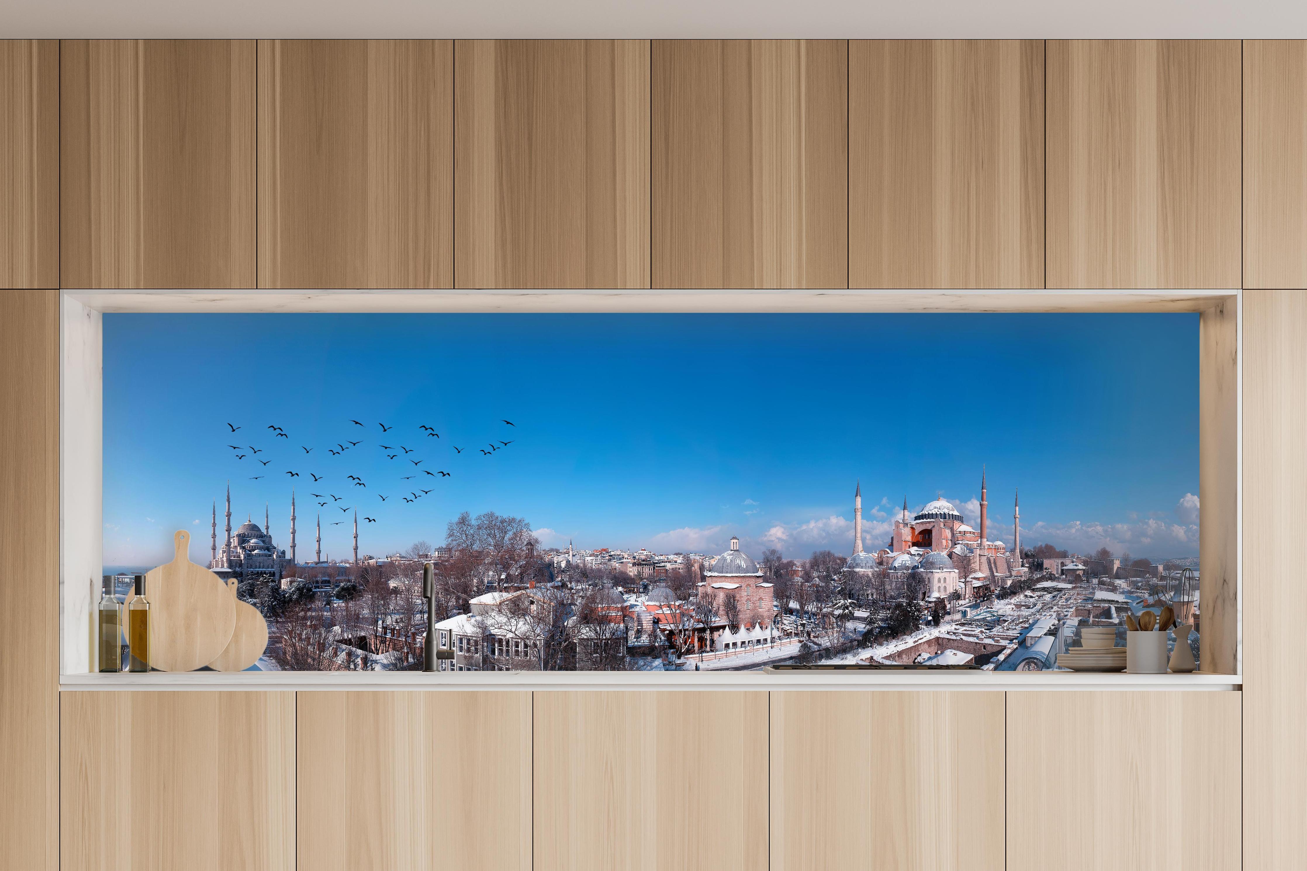 Küche - Istanbul Skyline Blau-Weiß in charakteristischer Vollholz-Küche mit modernem Gasherd