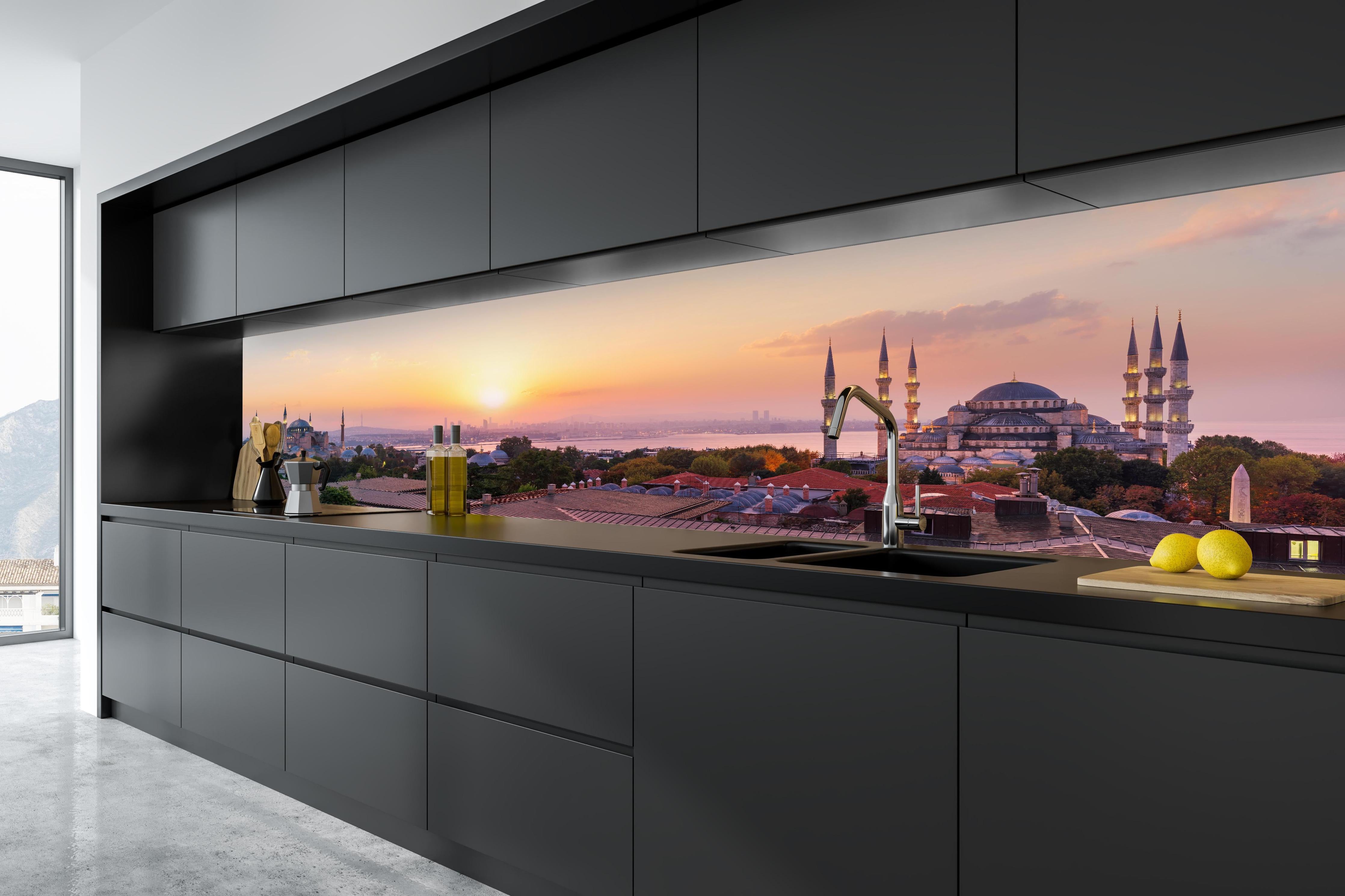 Küche - Istanbul Skyline bei Sonnenuntergang in tiefschwarzer matt-premium Einbauküche