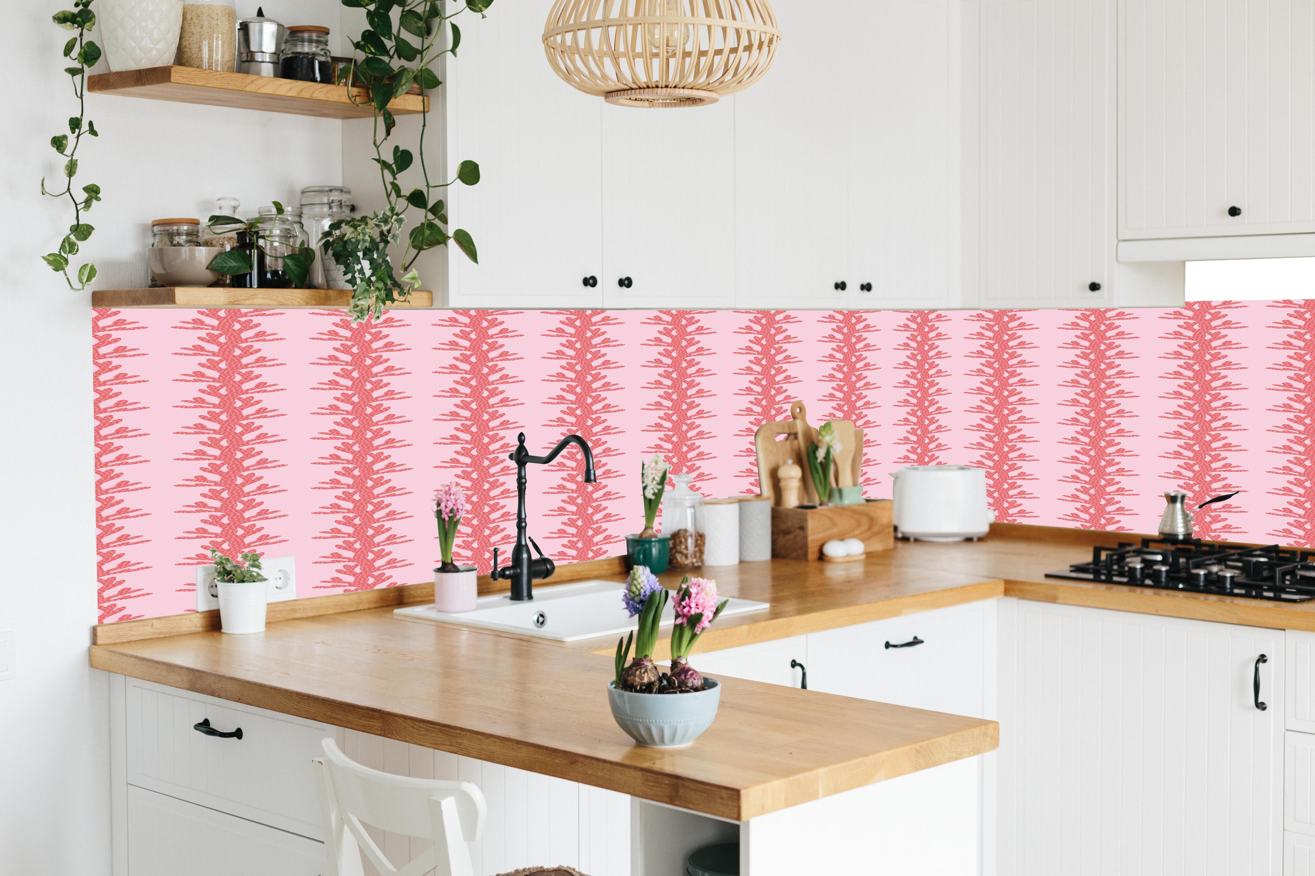 Küche - Korallenmuster Rosa Tapete in lebendiger Küche mit bunten Blumen