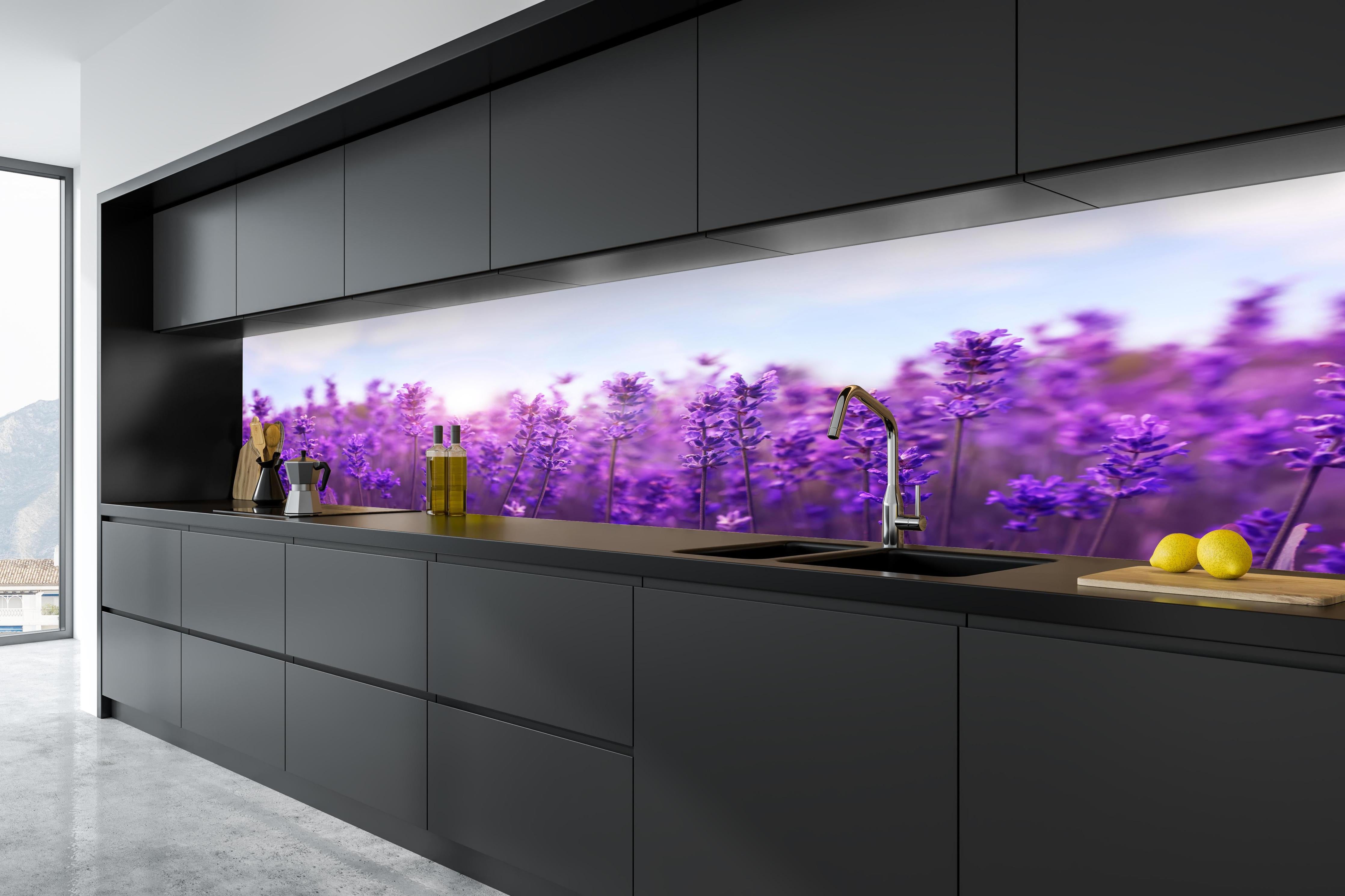 Küche - Lavendelfeld in Lila in tiefschwarzer matt-premium Einbauküche