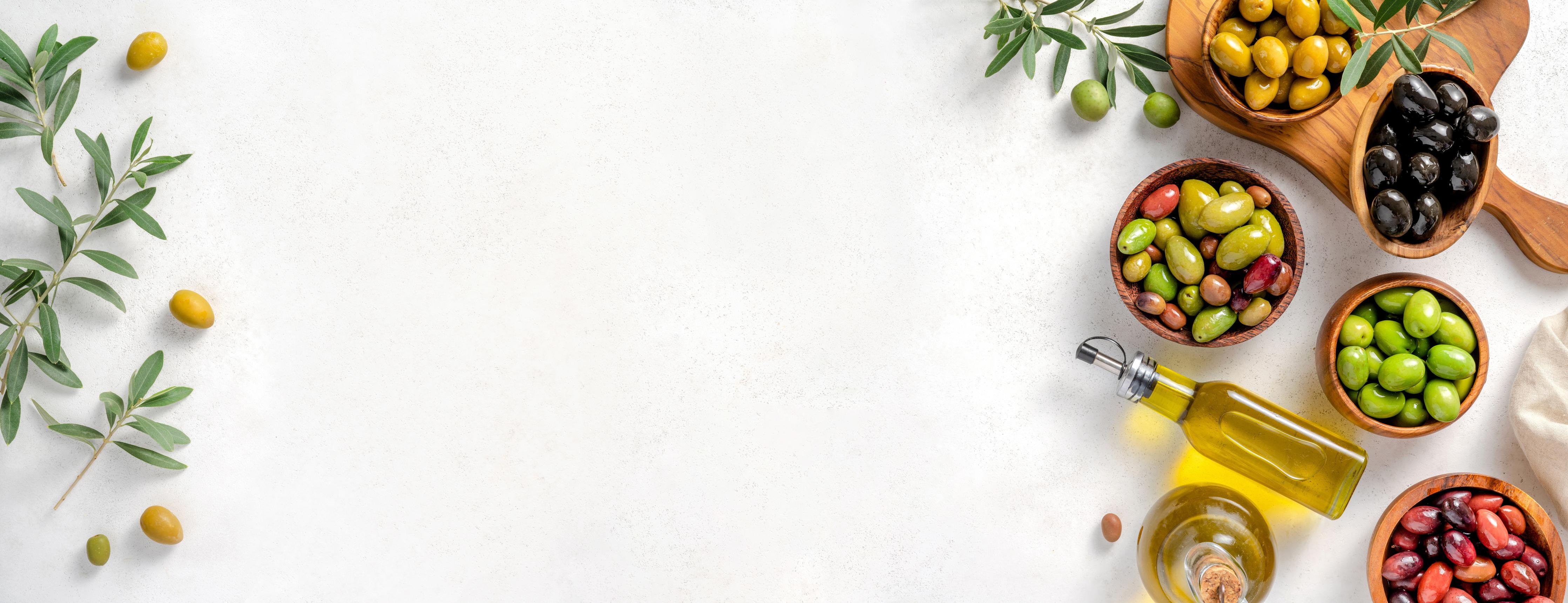 Küchenrückwand-Mediterrane Oliven auf Weiß