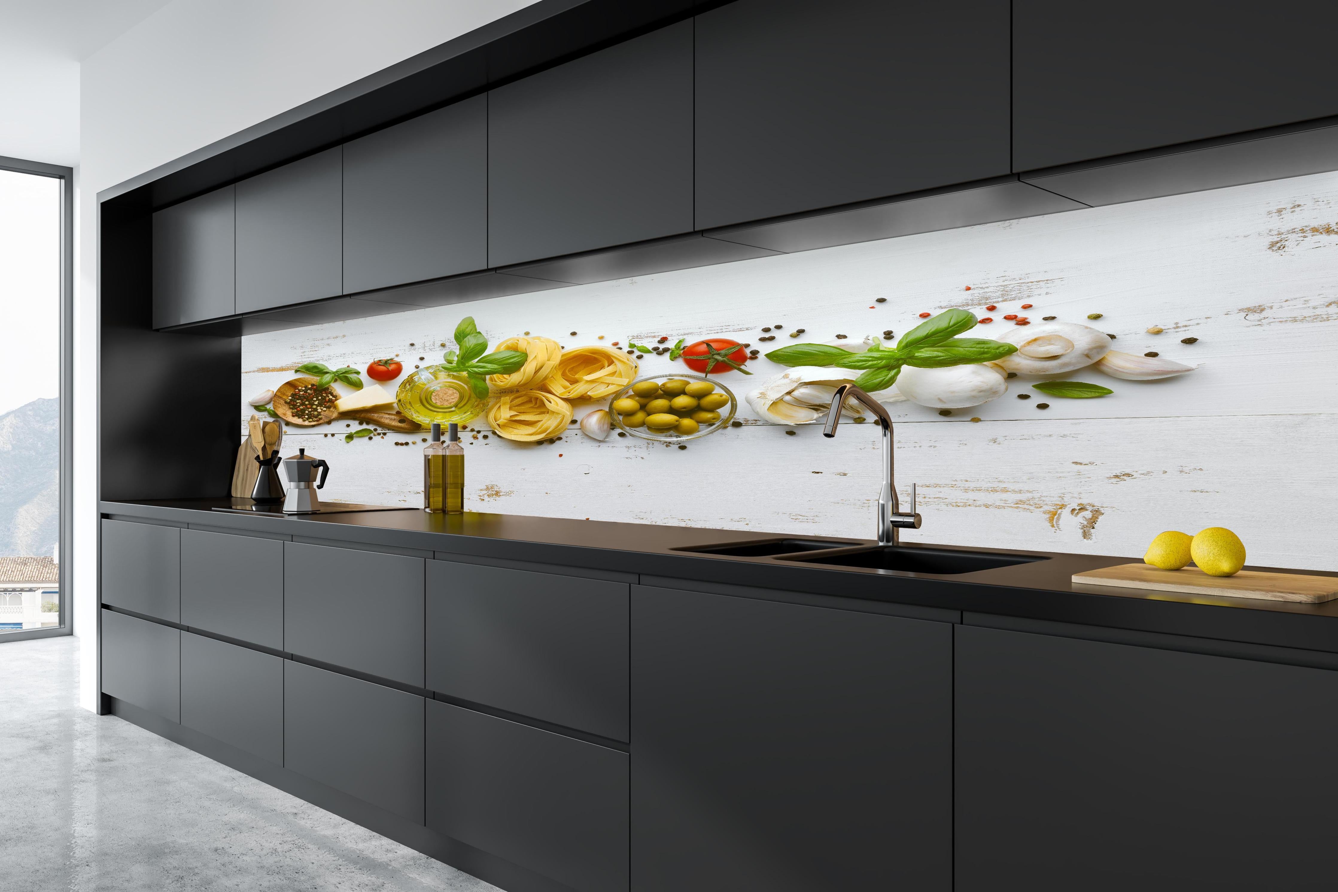 Küche - Mediterranes Gewürz Oliven Stillleben in tiefschwarzer matt-premium Einbauküche