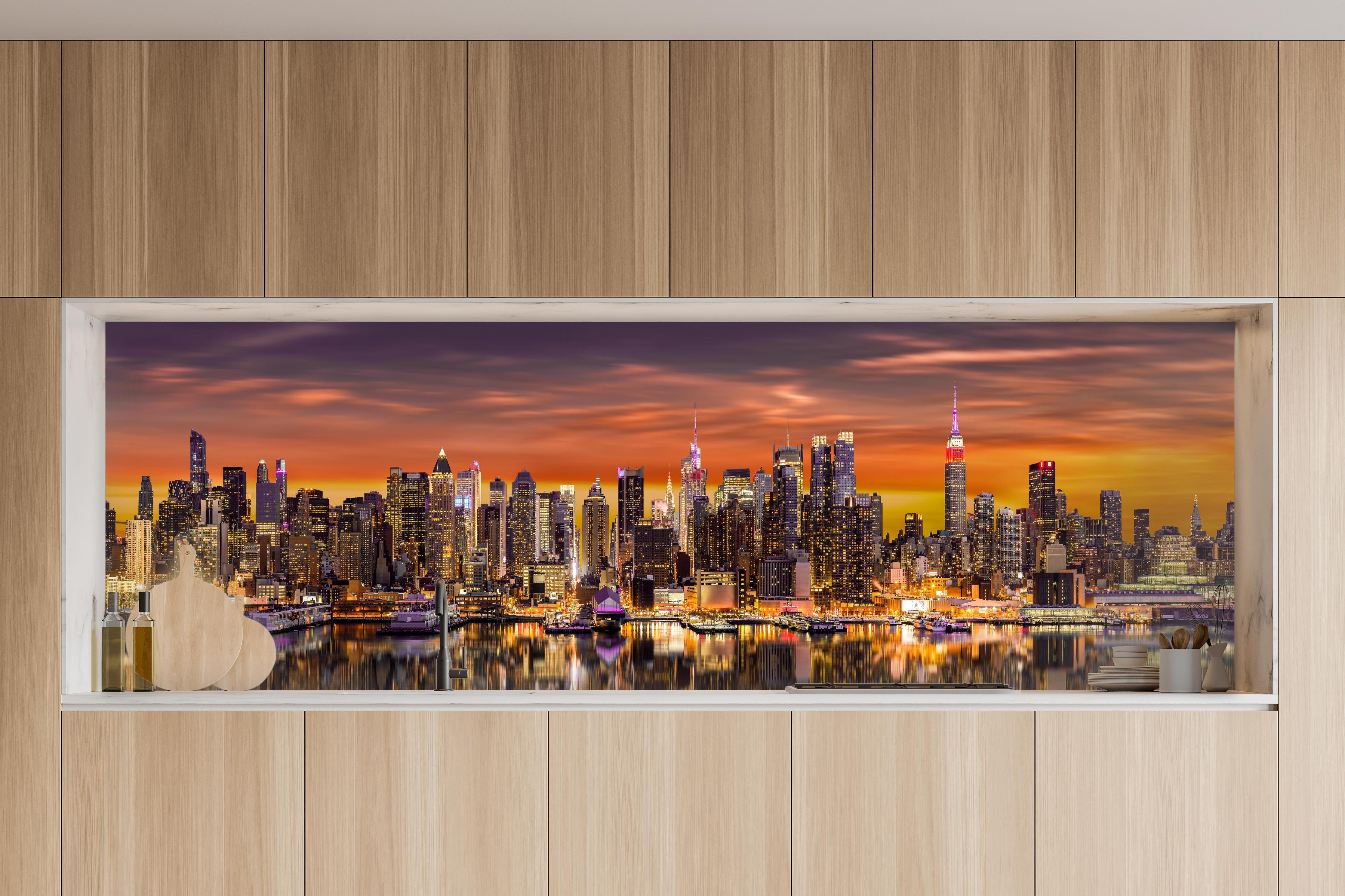 Küche - New York Skyline Sonnenuntergang in charakteristischer Vollholz-Küche mit modernem Gasherd