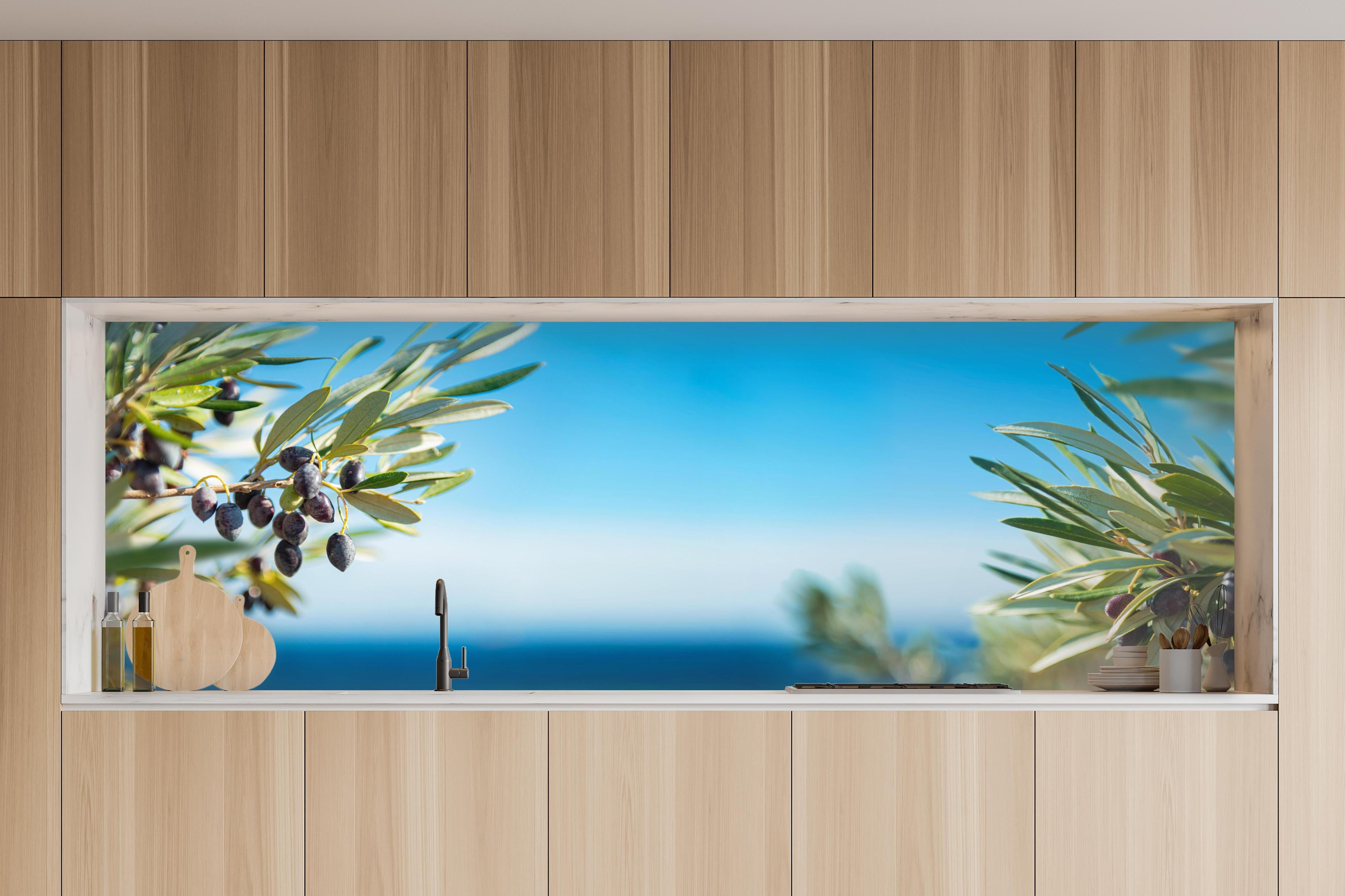 Küche - Olivenzweig am Meer Blau-Grün in charakteristischer Vollholz-Küche mit modernem Gasherd