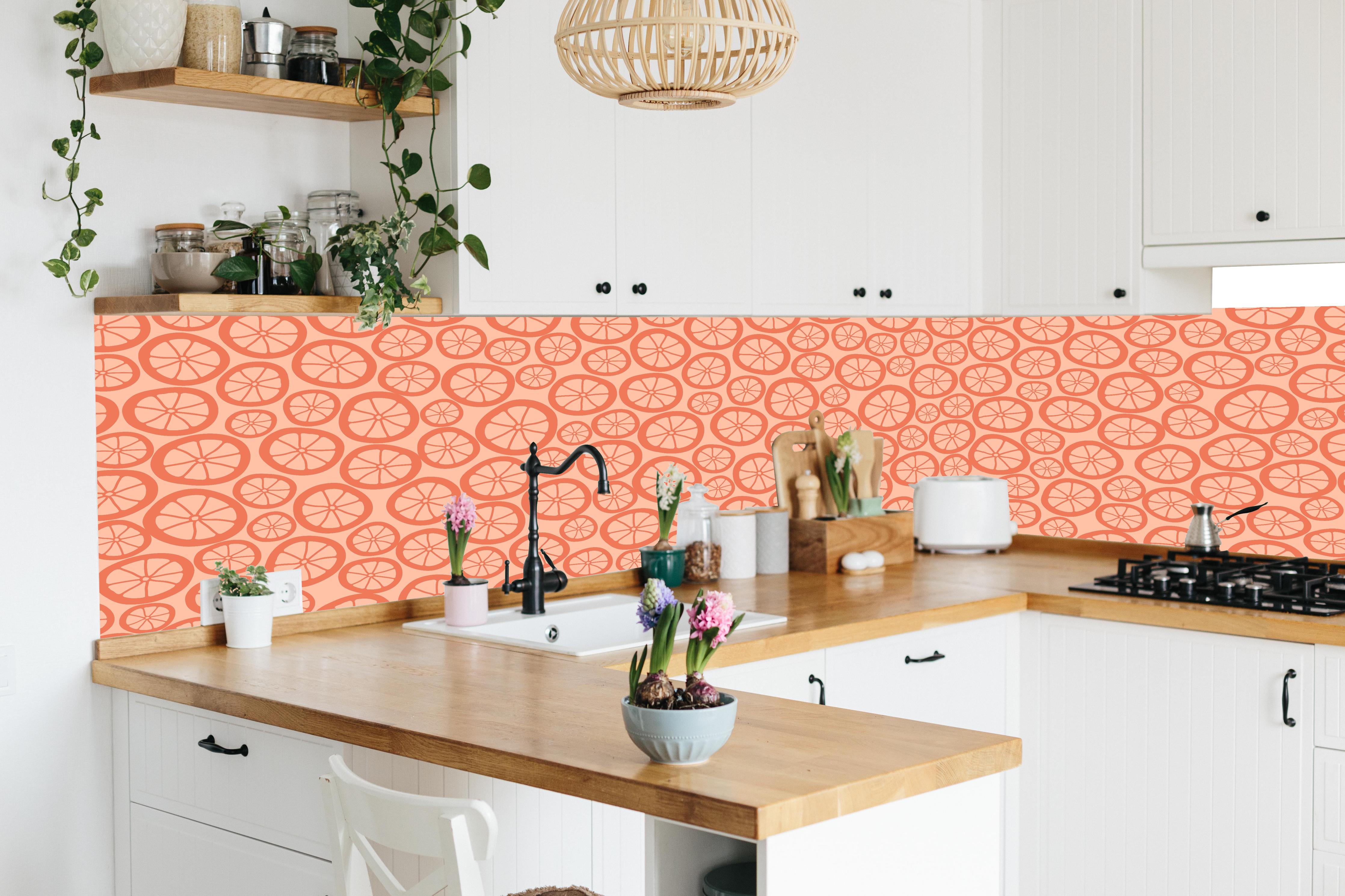 Küche - Orange Zitrus-Muster in lebendiger Küche mit bunten Blumen
