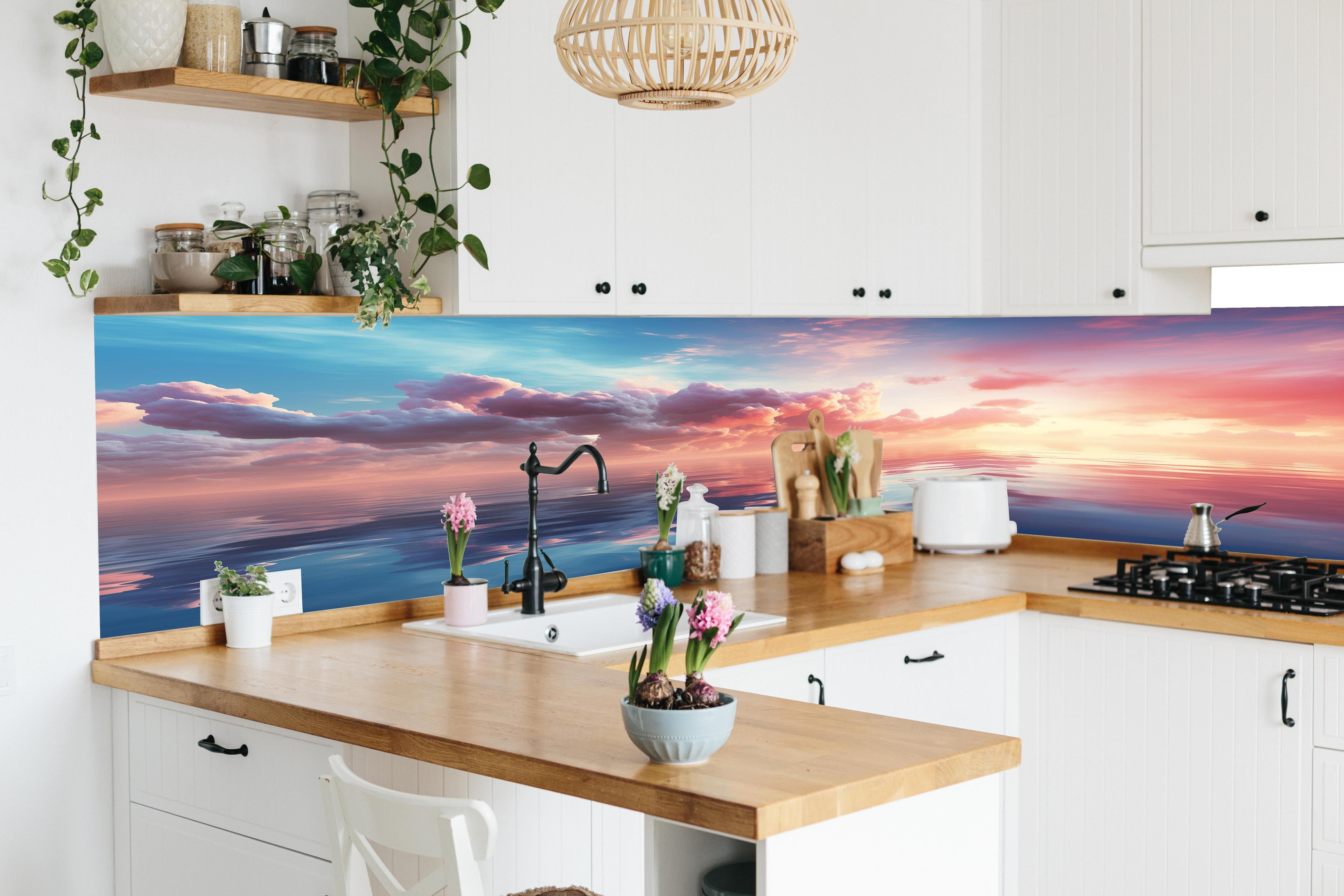 Küche - Pastell-Sonnenuntergang über Meer in lebendiger Küche mit bunten Blumen