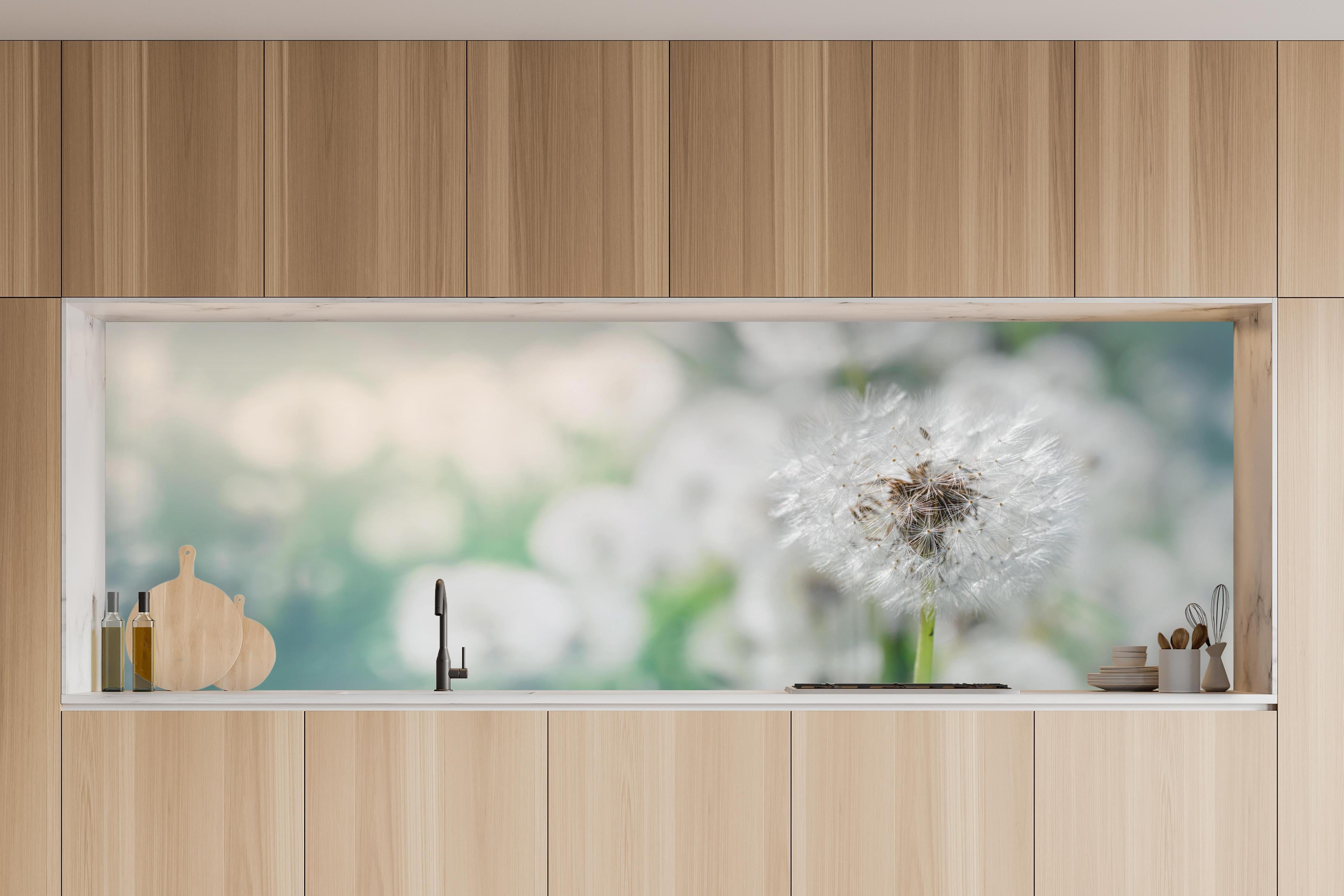 Küche - Pusteblume in Türkis-Weiß in charakteristischer Vollholz-Küche mit modernem Gasherd