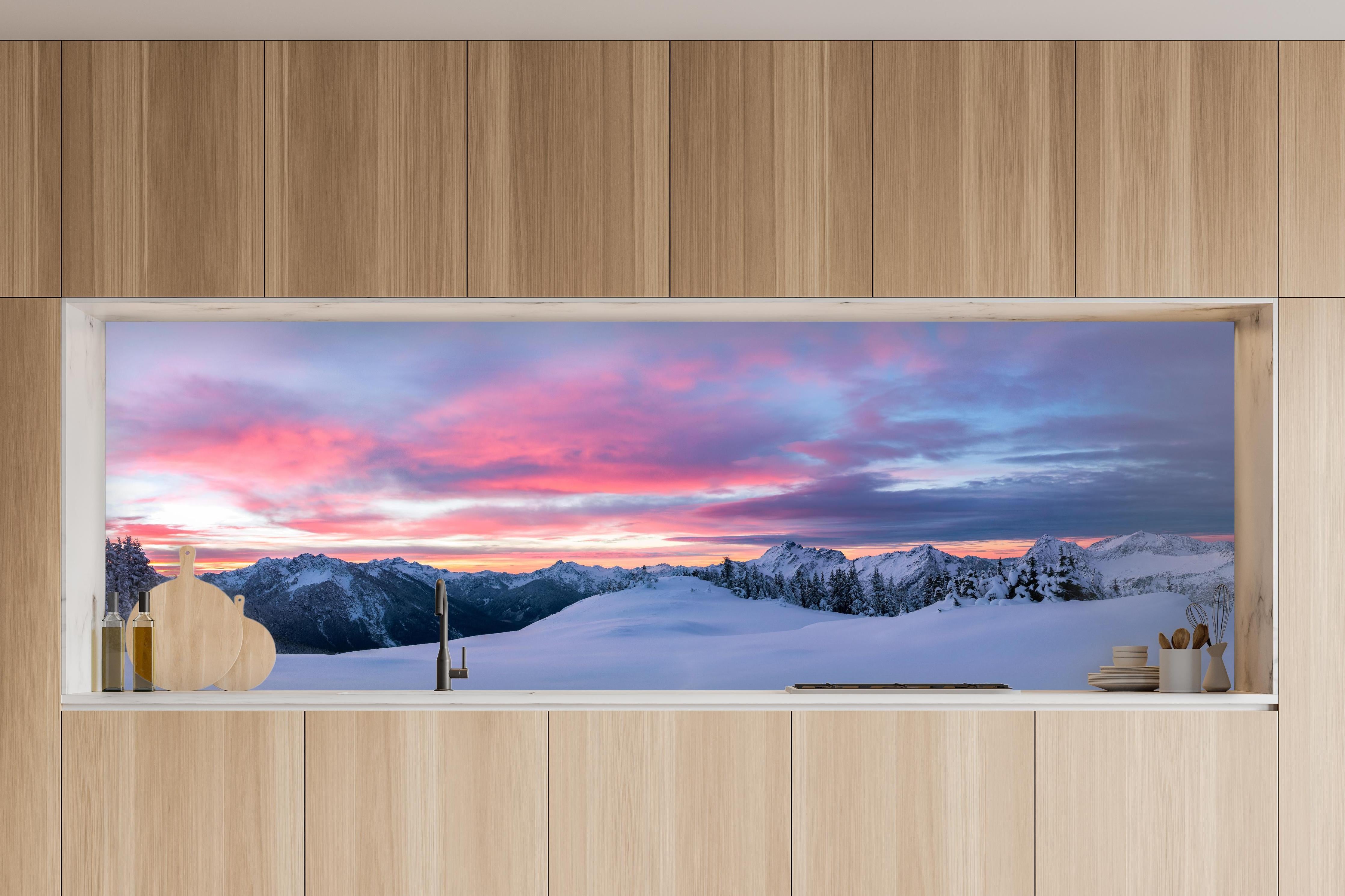 Küche - Rosa Sonnenuntergang Bergpanorama in charakteristischer Vollholz-Küche mit modernem Gasherd